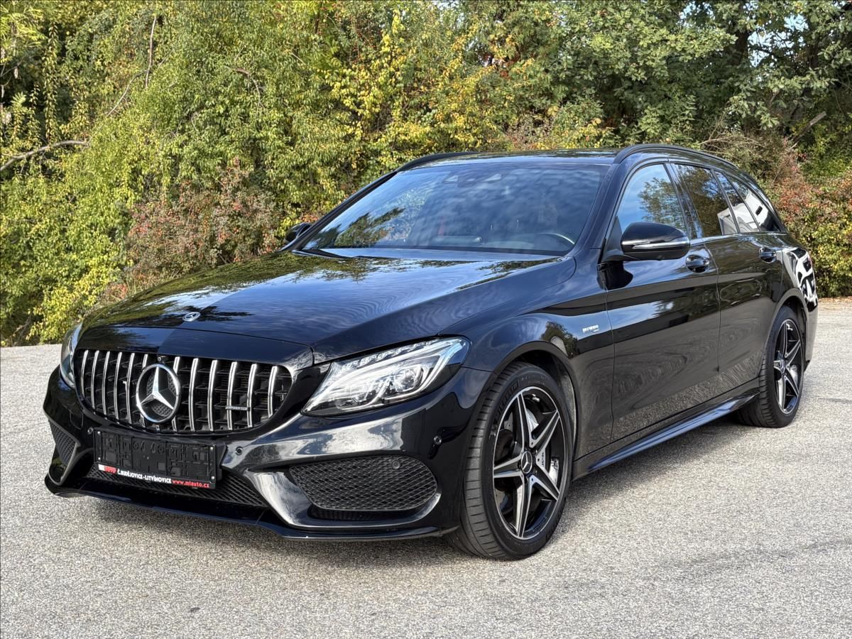 Mercedes-Benz Třídy C, 3,0 43AMG 270kW 4M,Bohatá výba