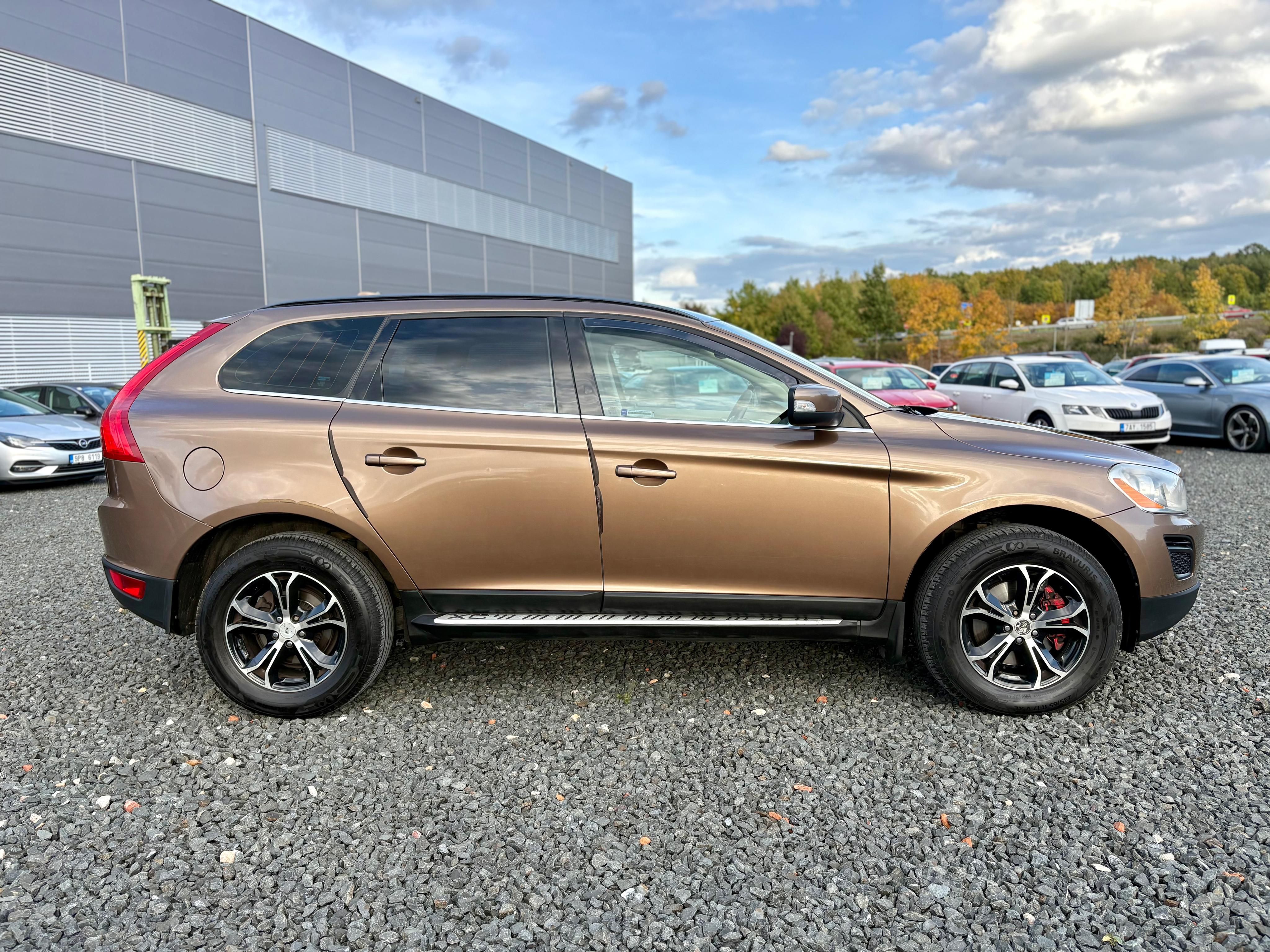 Volvo XC60, 2.4D5 151kw AWD Aut. Pův. ČR - fotka 4