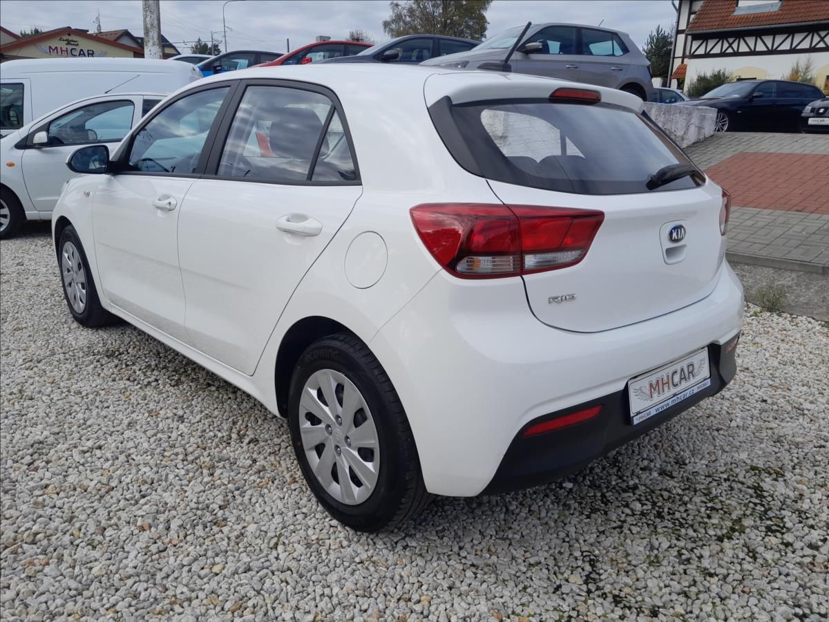Kia Rio, 1,2i 61kW - fotka 5