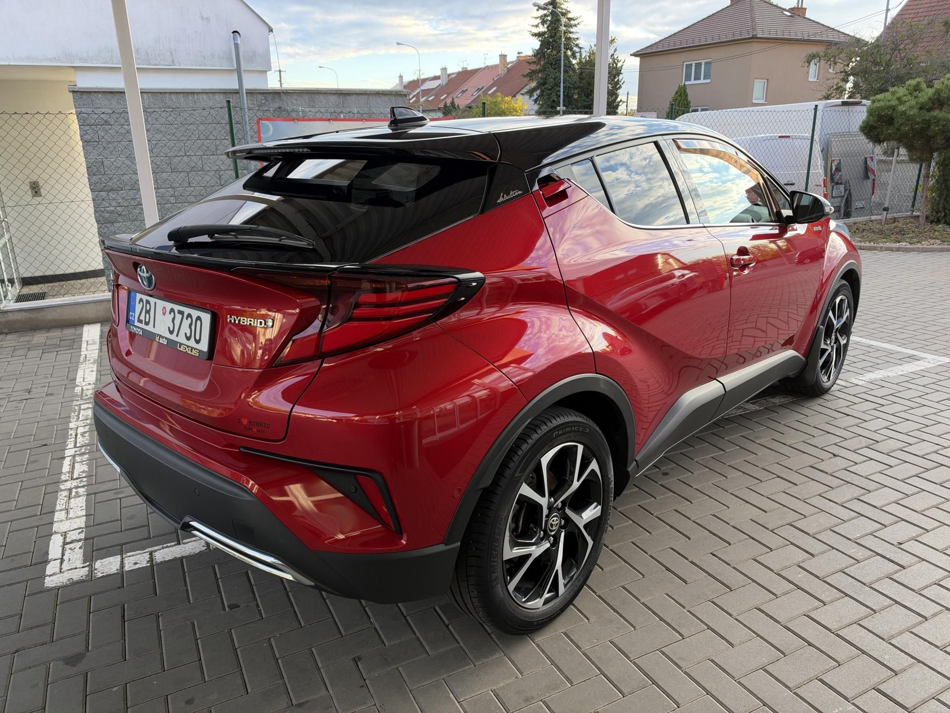 Toyota C-HR, 2,0 Hybrid Selection - fotka 4