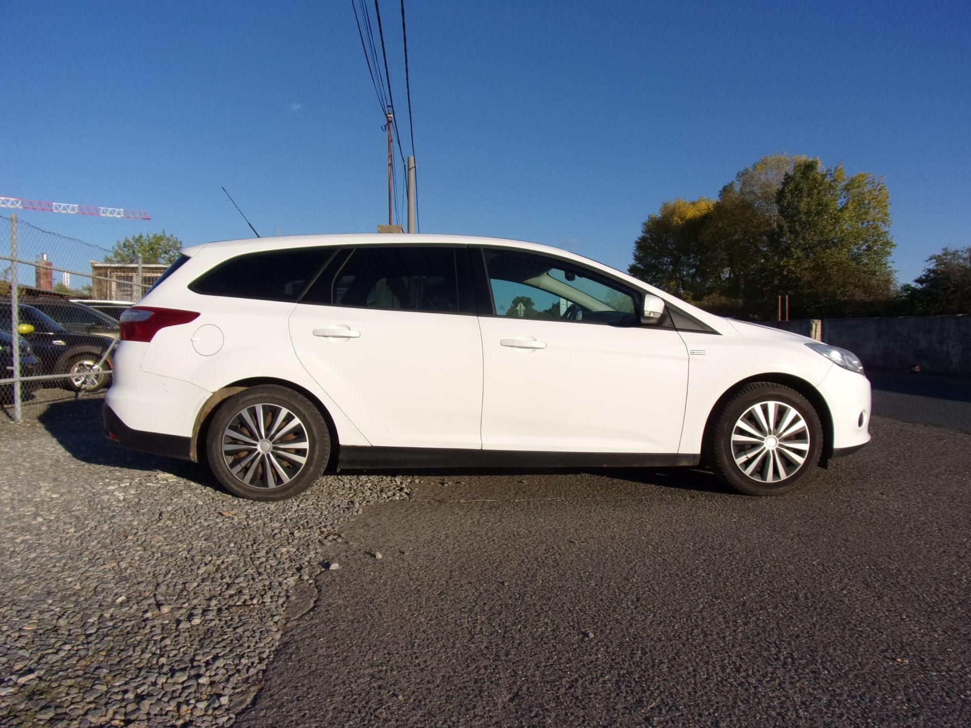 Ford Focus, 1.6 TDCi 70kW ČR TAŽNÉ VÝHŘEVY - fotka 5