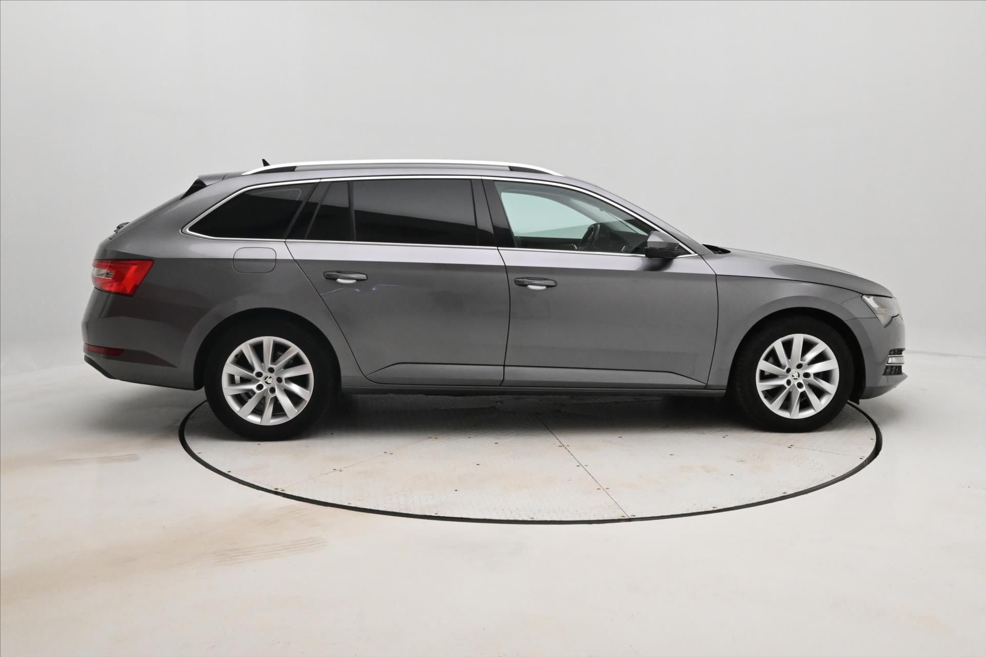 Škoda Superb, 2,0 TDI 110 kW DSG Style Záruk - fotka 4