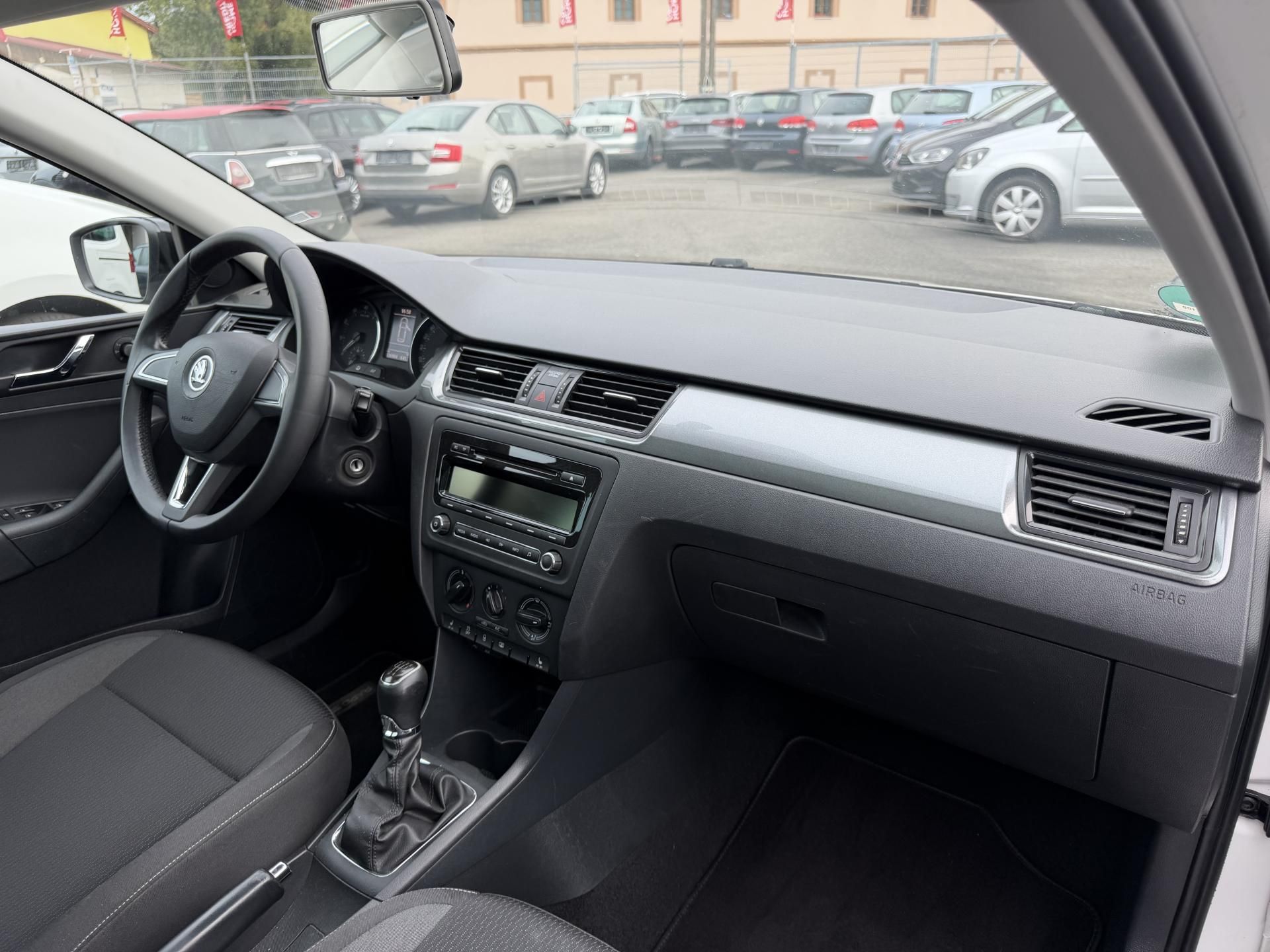 Škoda Rapid, 1.2 Tsi, 63kw, 1. Majitel - fotka 6