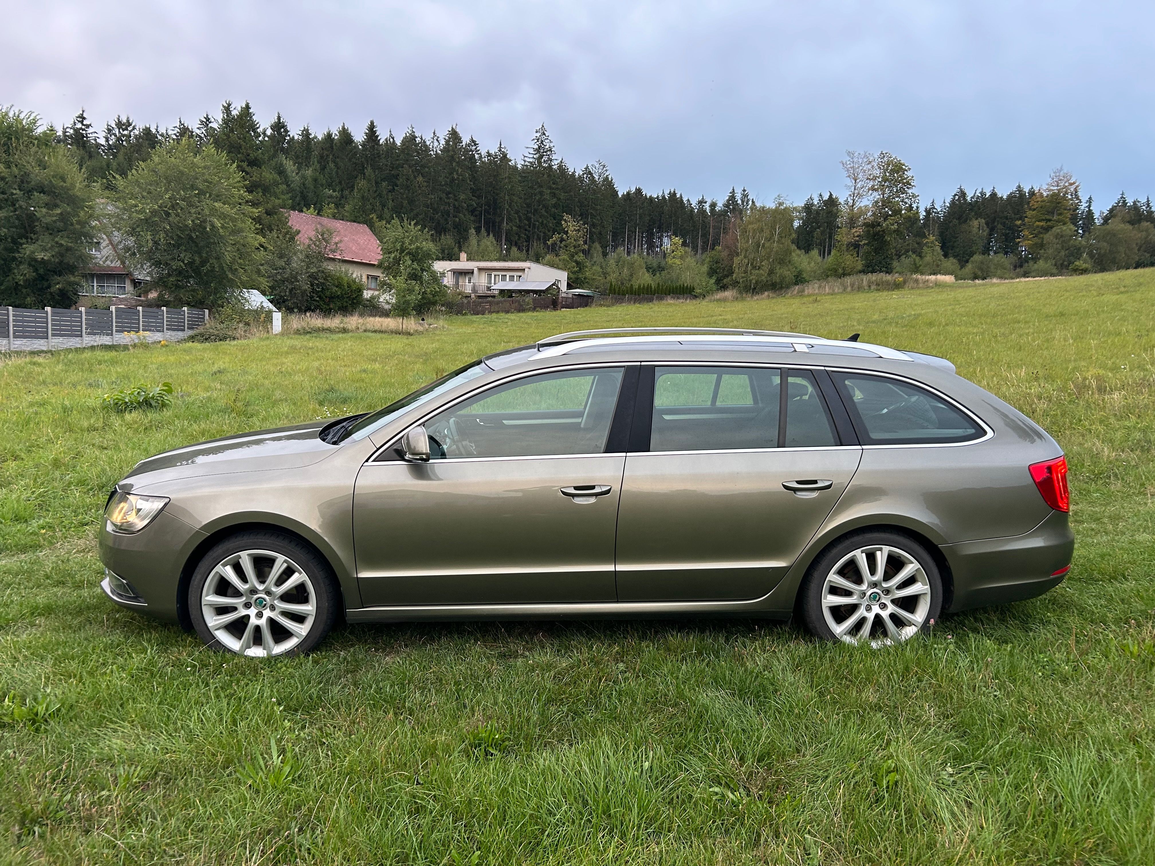 Škoda Superb, 1.6 TDI, 77kw, manuál - fotka 4