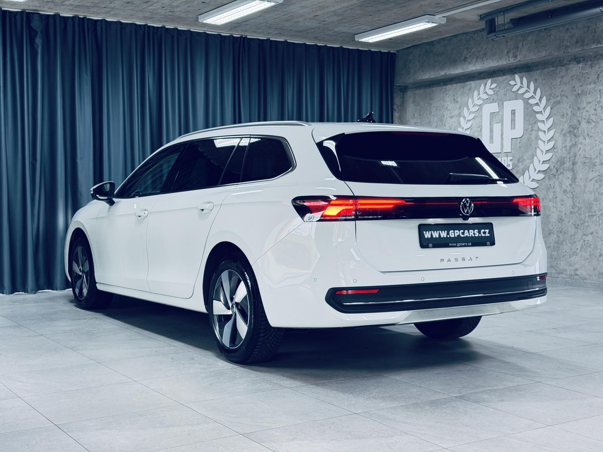 Volkswagen Passat, 1.5Tsi*TAŽ*MASAŽE*360°KAMERY* - fotka 5