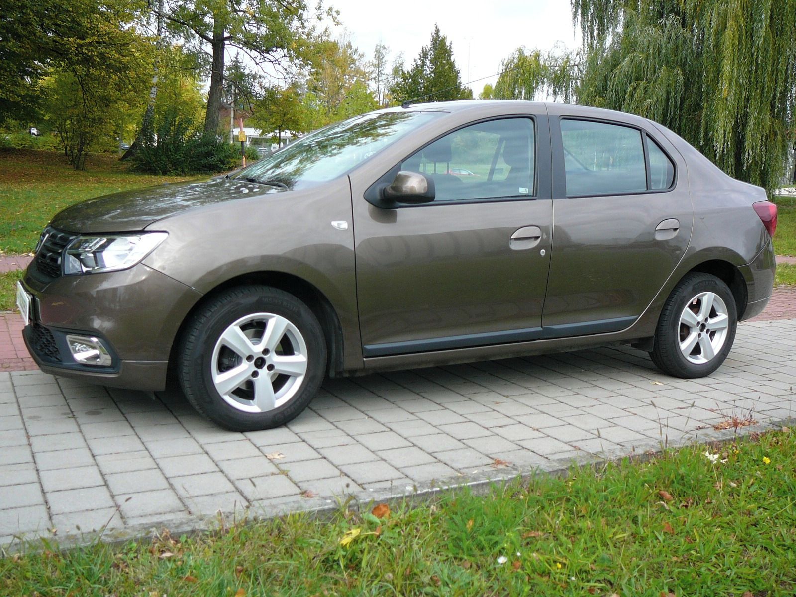 Dacia Logan, 1.0SCe 1MAJ ČR 70000KM!!! - fotka 2