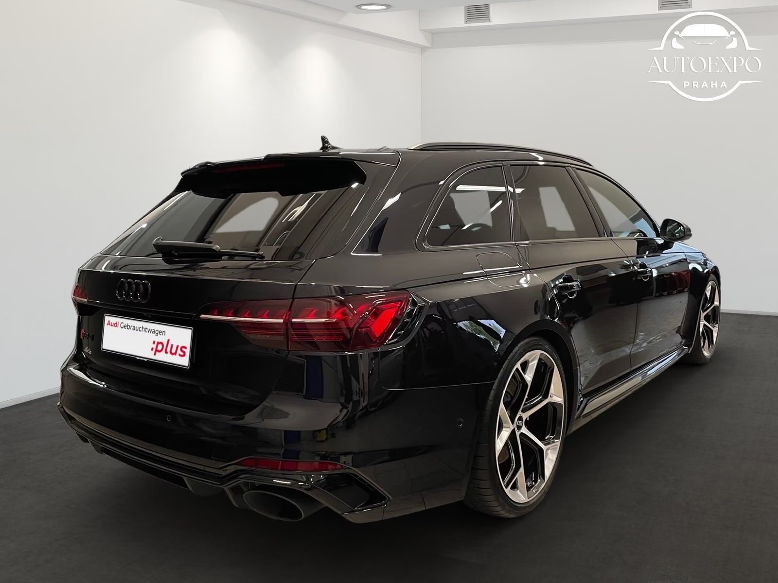 Audi RS4, RS 4 Avant 2.9 TFSI quattro * - fotka 4