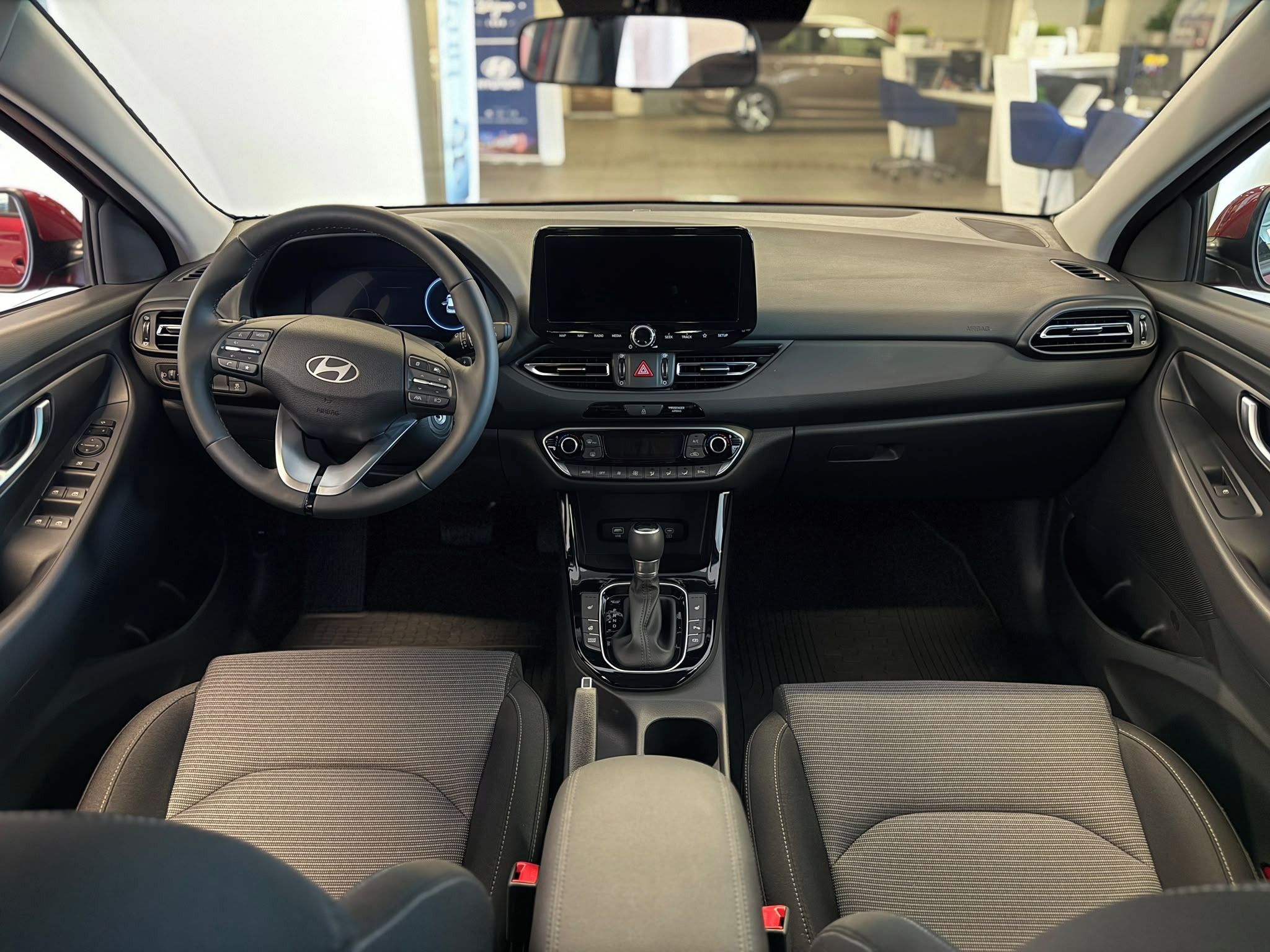 Hyundai i30, WG 1,6 T-GDI DCT GO CZECH - fotka 4