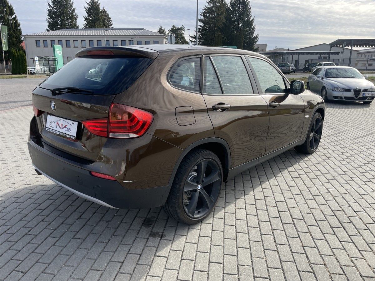 BMW X1, 2,0 d X-Drive 130kw Xenon Klim - fotka 4