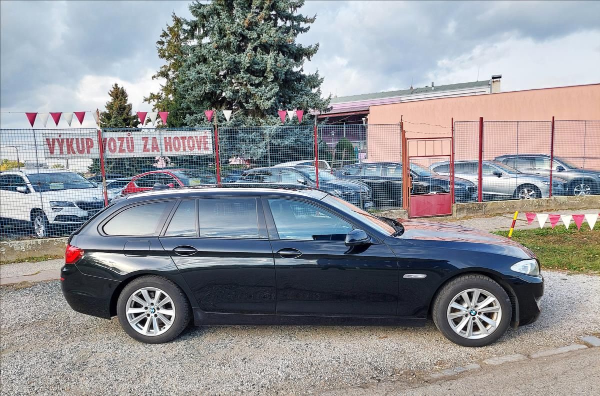 BMW Řada 5, 2,0 D  520 - fotka 5