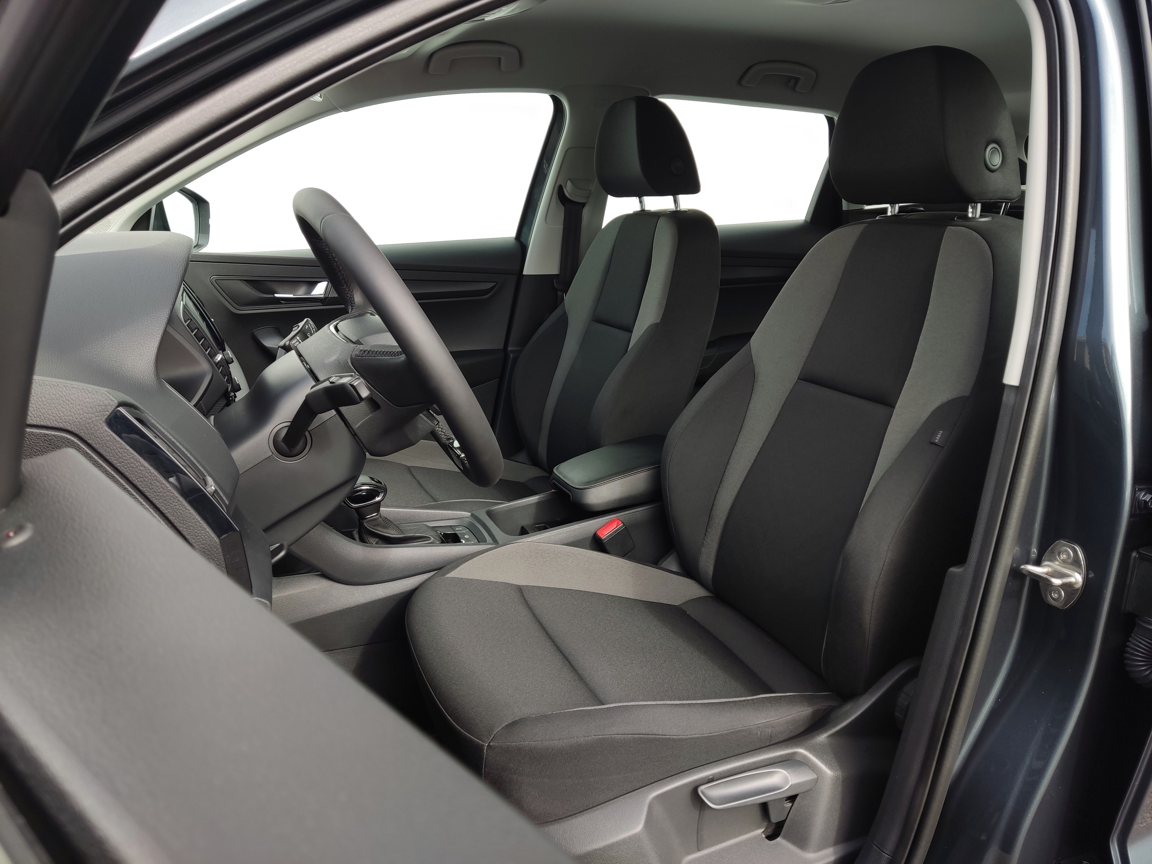 Škoda Karoq, 1.5 TSI 110 kW DSG AM 2021 - fotka 6