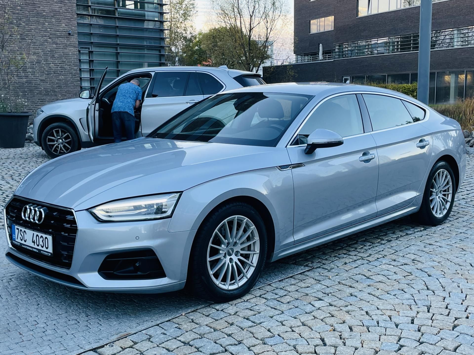 Audi A5, 2.0TDI 140KW 4x4 AUT VÝHŘEV - fotka 6