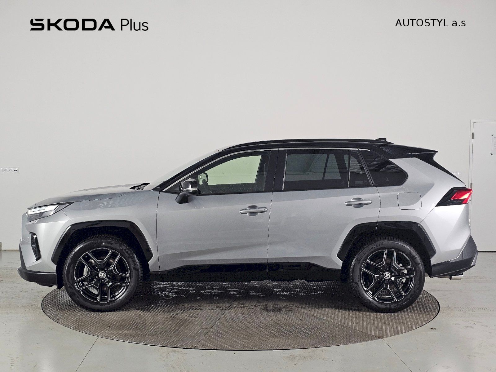 Toyota Rav4, 2.5HEV 222k 4X4 GR SPORT - fotka 3