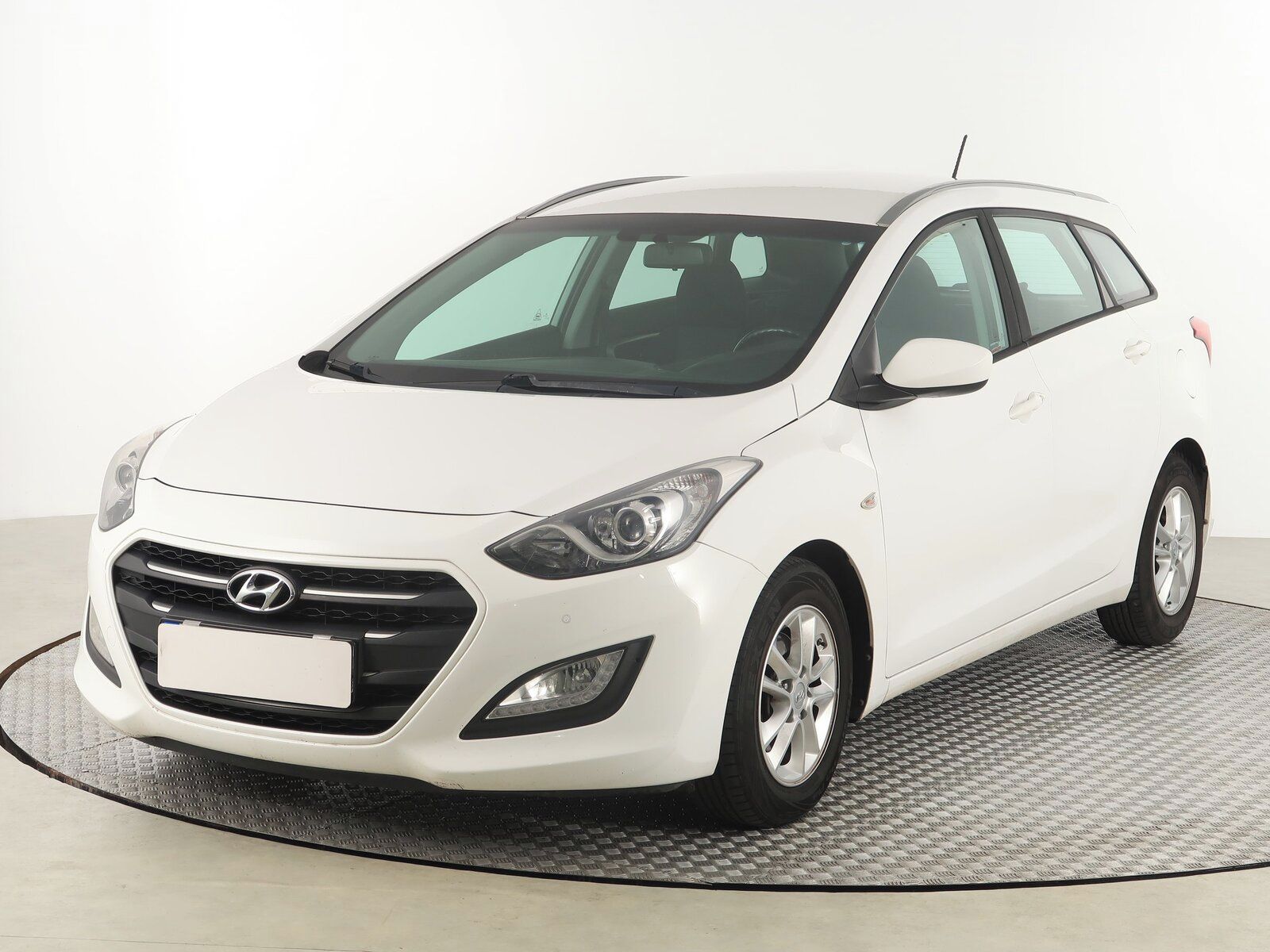 Hyundai i30, 1.6 CRDi, Comfort - fotka 2