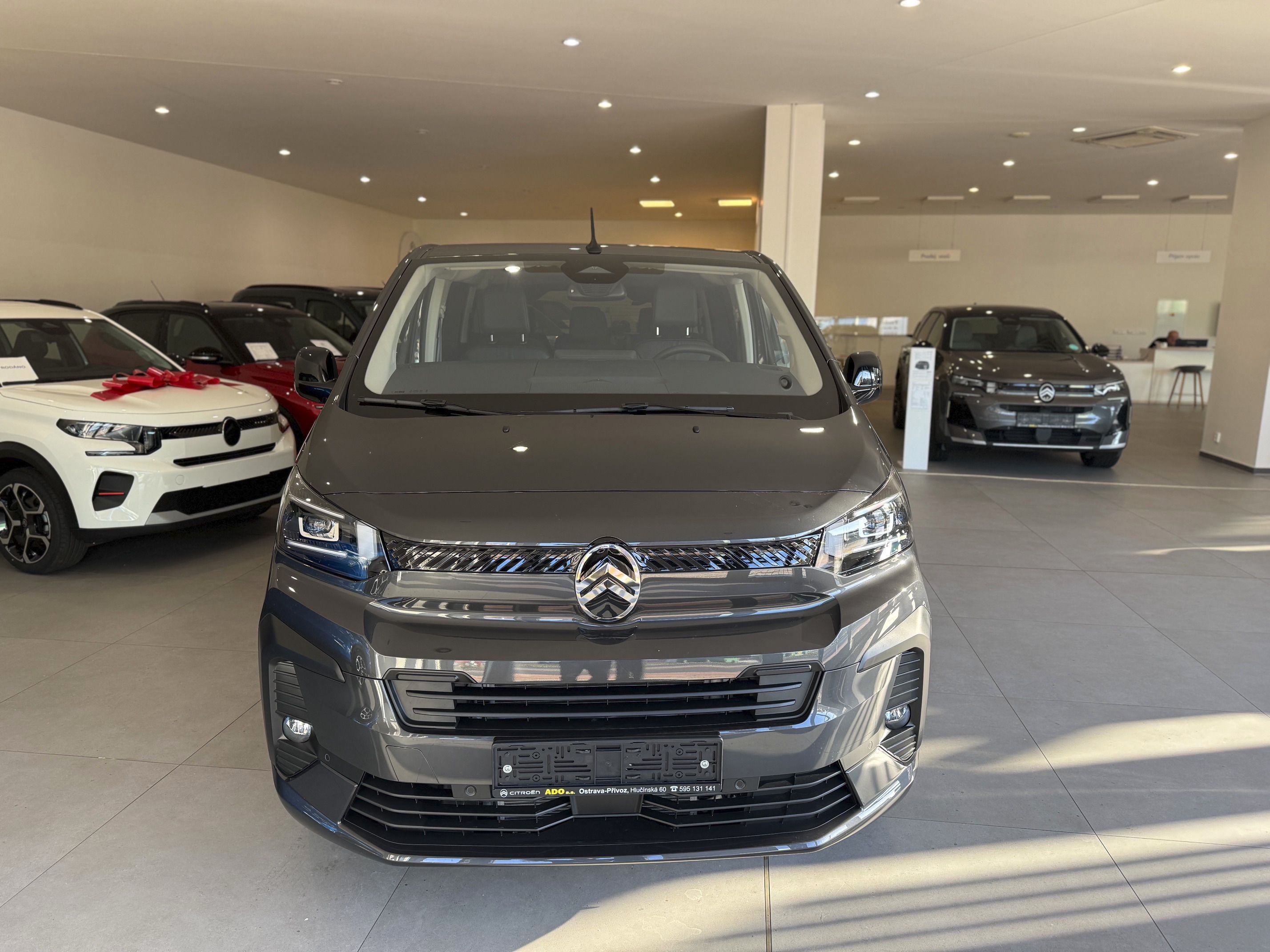 Citroën SpaceTourer, SHINE L3 2.2 BlueHDi 180 S&S E - fotka 6