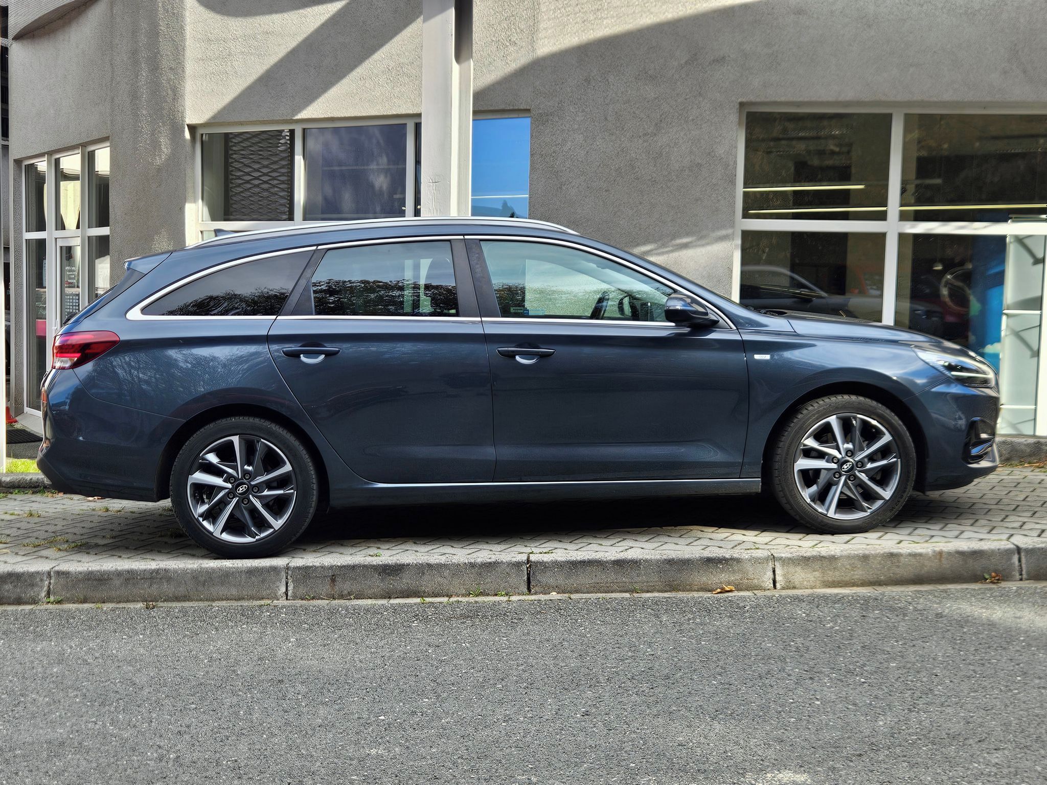 Hyundai i30, 1,5 T-GDi 118kW, Style, 1.maj. - fotka 6