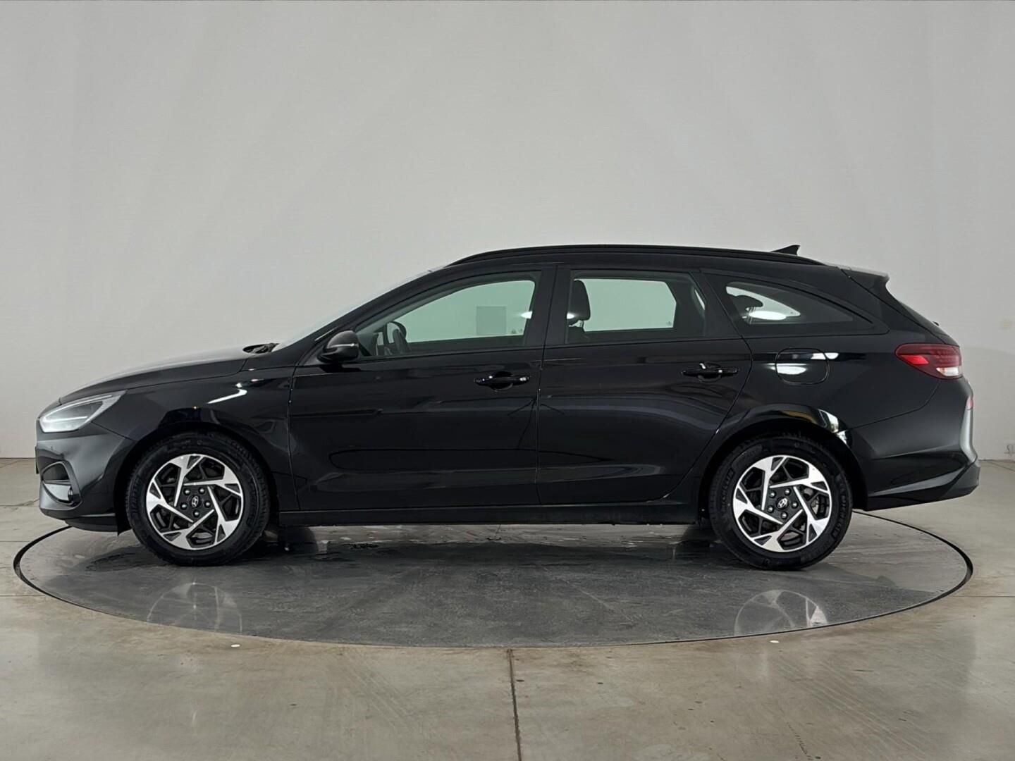 Hyundai i30, 1.5 T-GDI / 103 kW Smart DCT - fotka 3