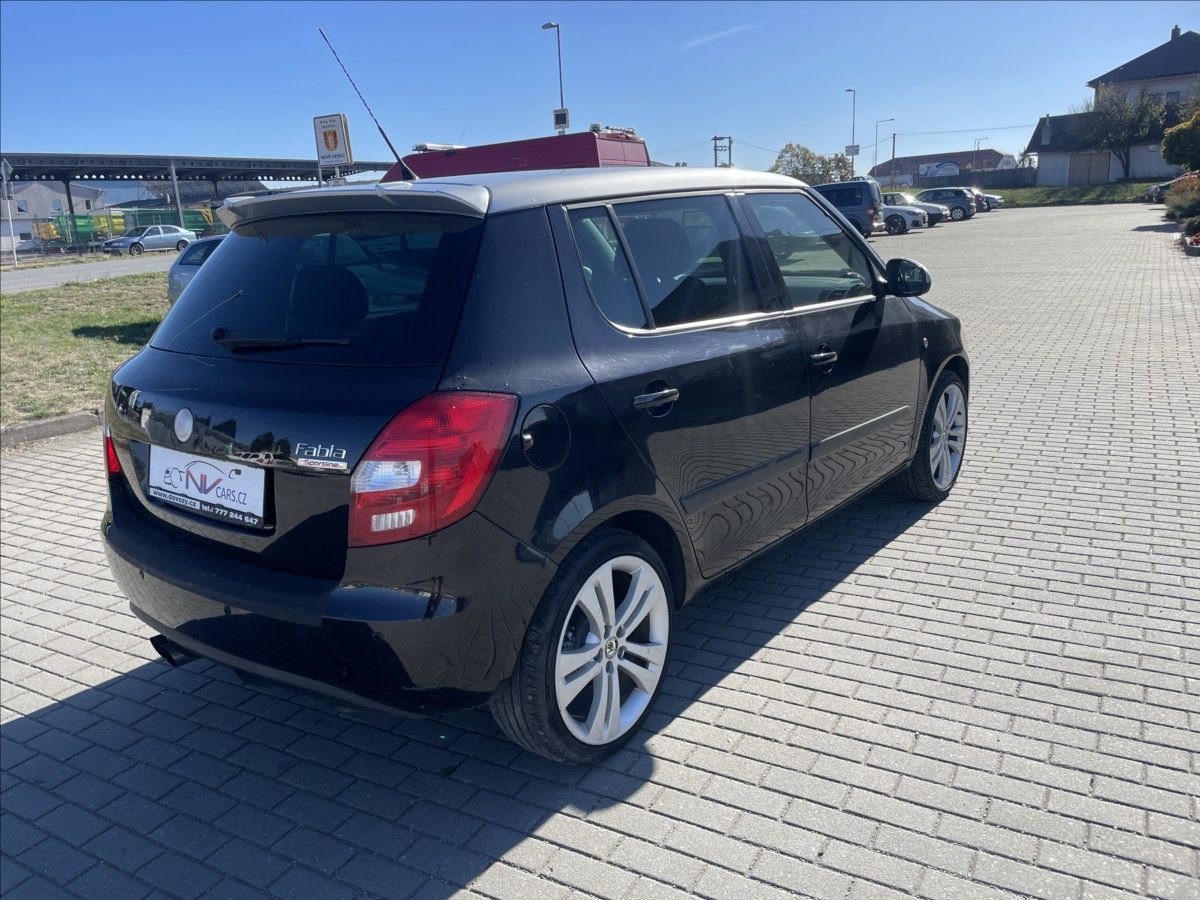 Škoda Fabia, 1,4 i 16V 63kw Sportline Klima - fotka 4