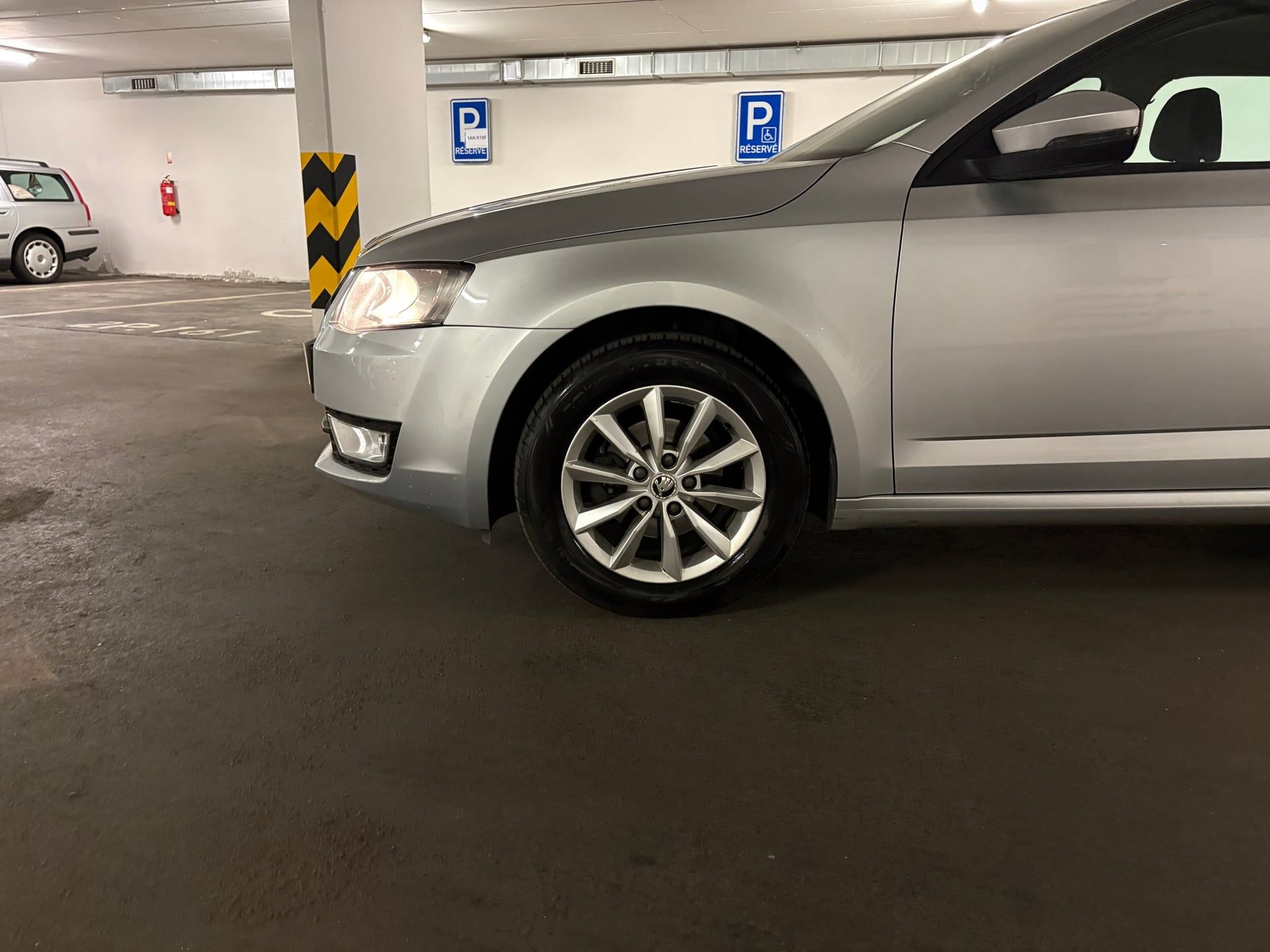 Škoda Octavia, Combi/1.6TDI/Ambition/servis - fotka 2