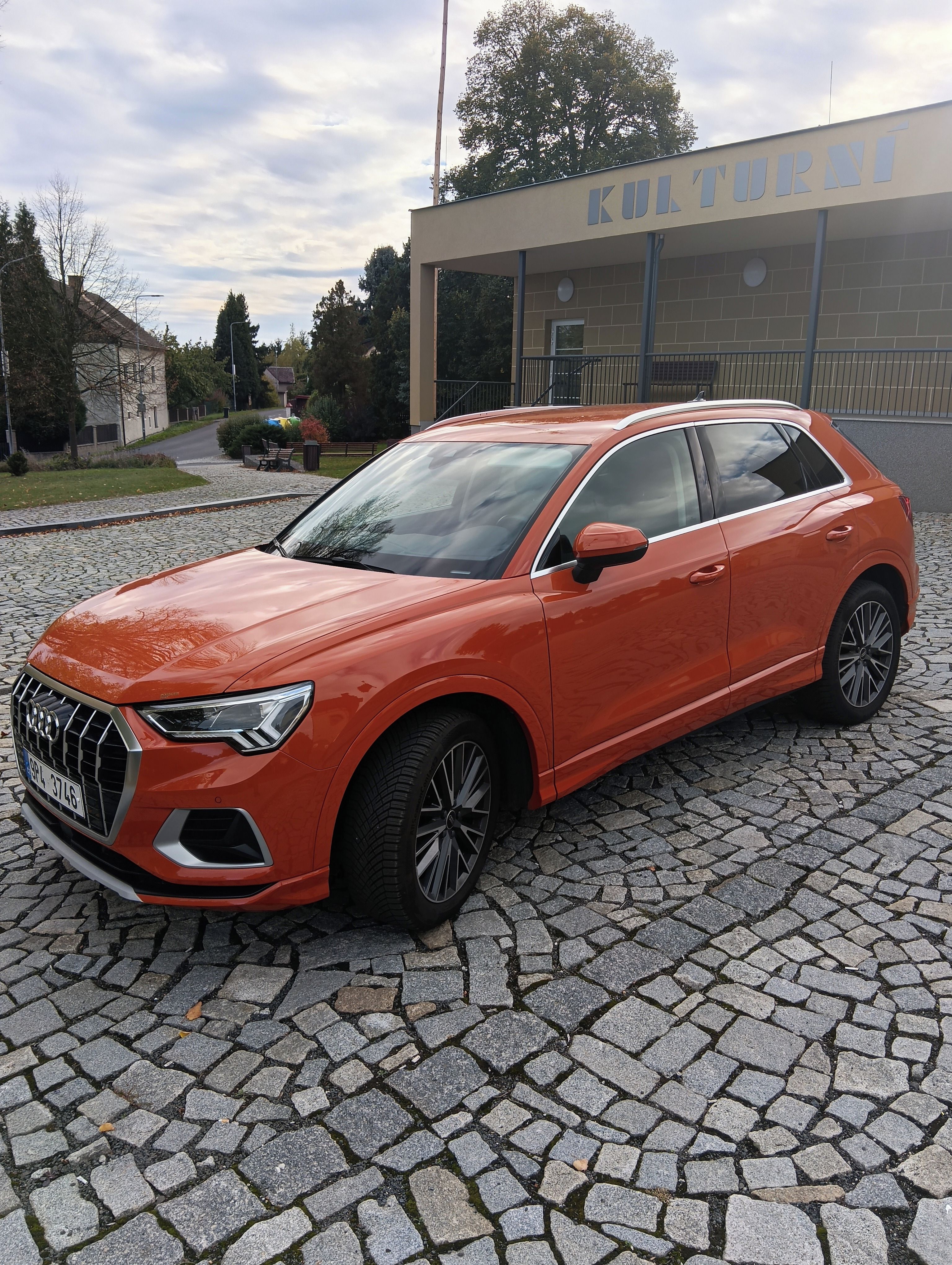 Audi Q3, 35 TFSI, 110 kW - záruka! - fotka 2