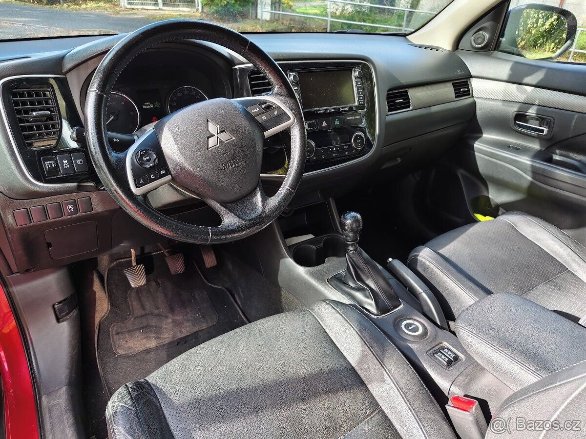 Mitsubishi Outlander, mitsubishi outlander r.v.2015 - fotka 4