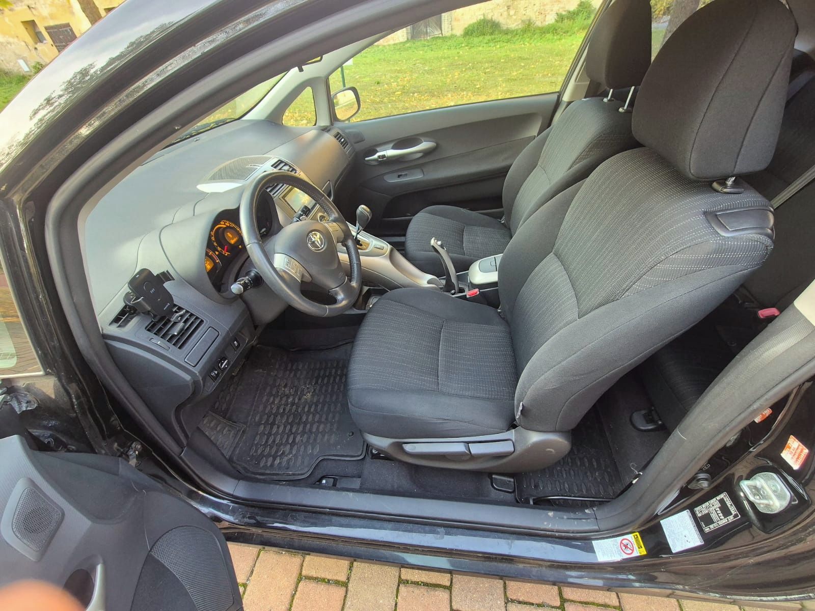 Toyota Auris, TOYOTA AURIS 1,6 automat - fotka 4