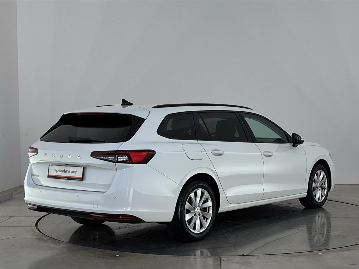 Škoda Superb, 2.0 TDI / 110 kW Selection DSG - fotka 2