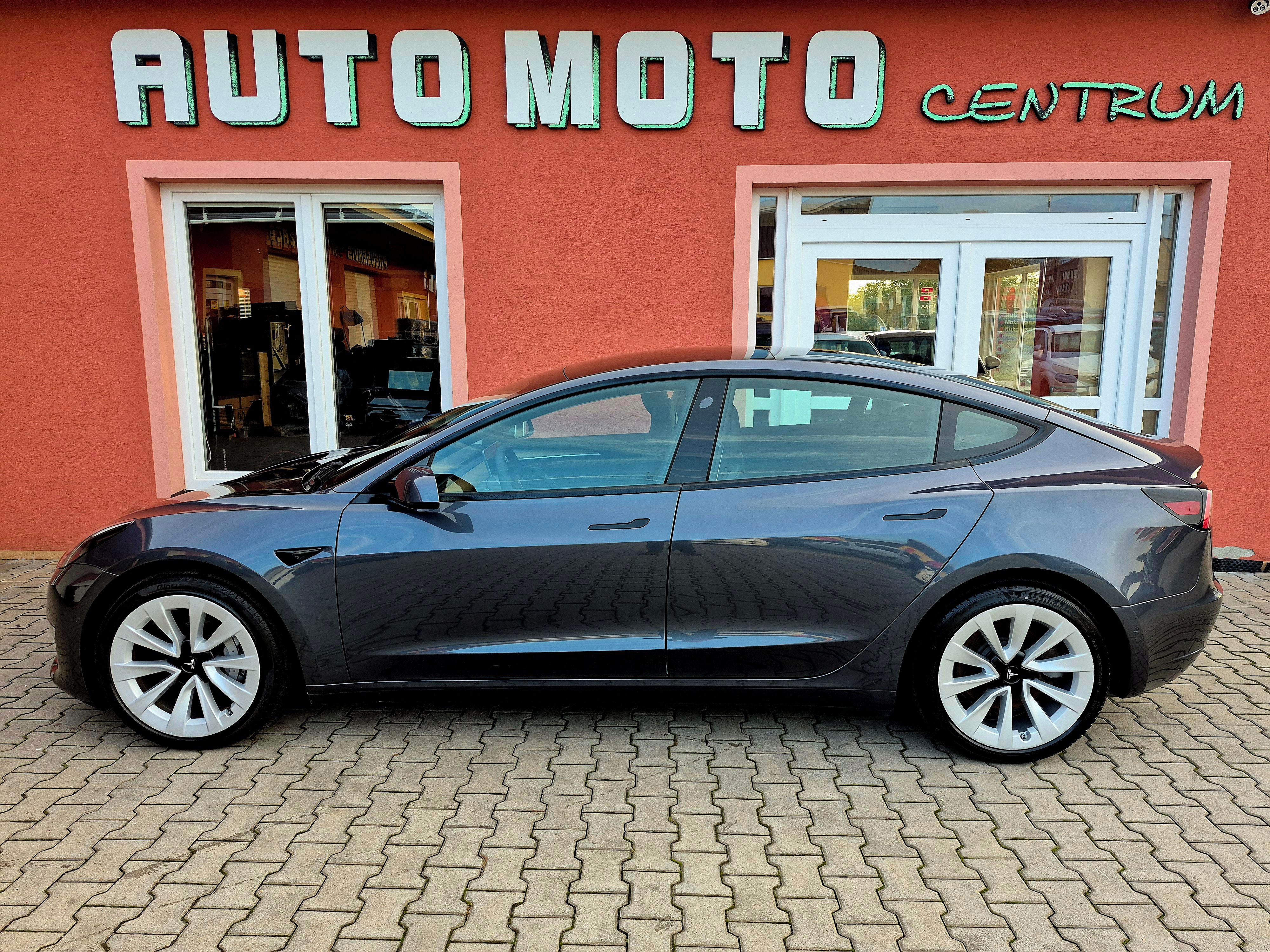 Tesla Model 3, Long Range Dual Motor - 366 kW - fotka 2