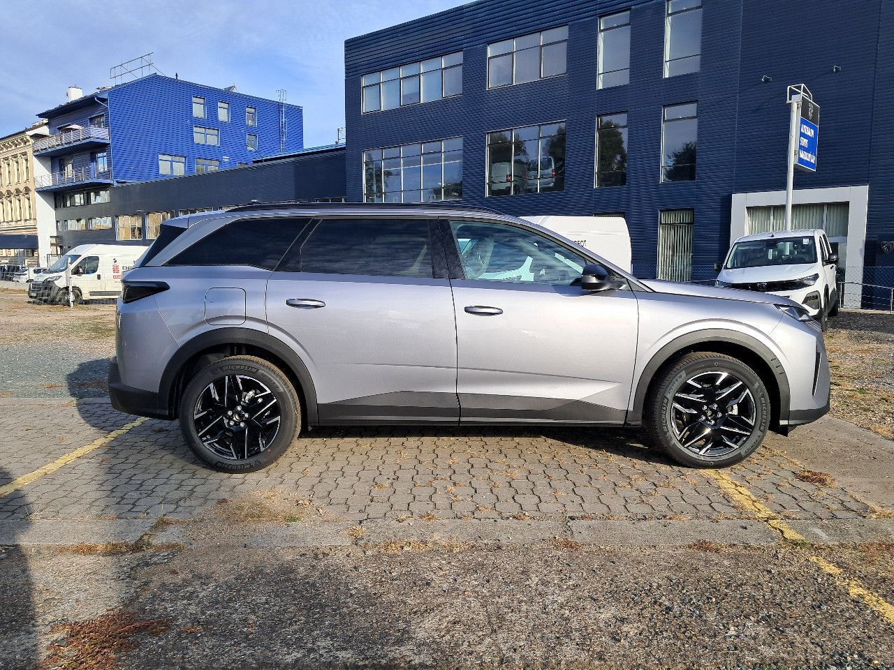 Peugeot 5008, ALLURE Hybrid 145 e-DCS6-7 mís - fotka 4