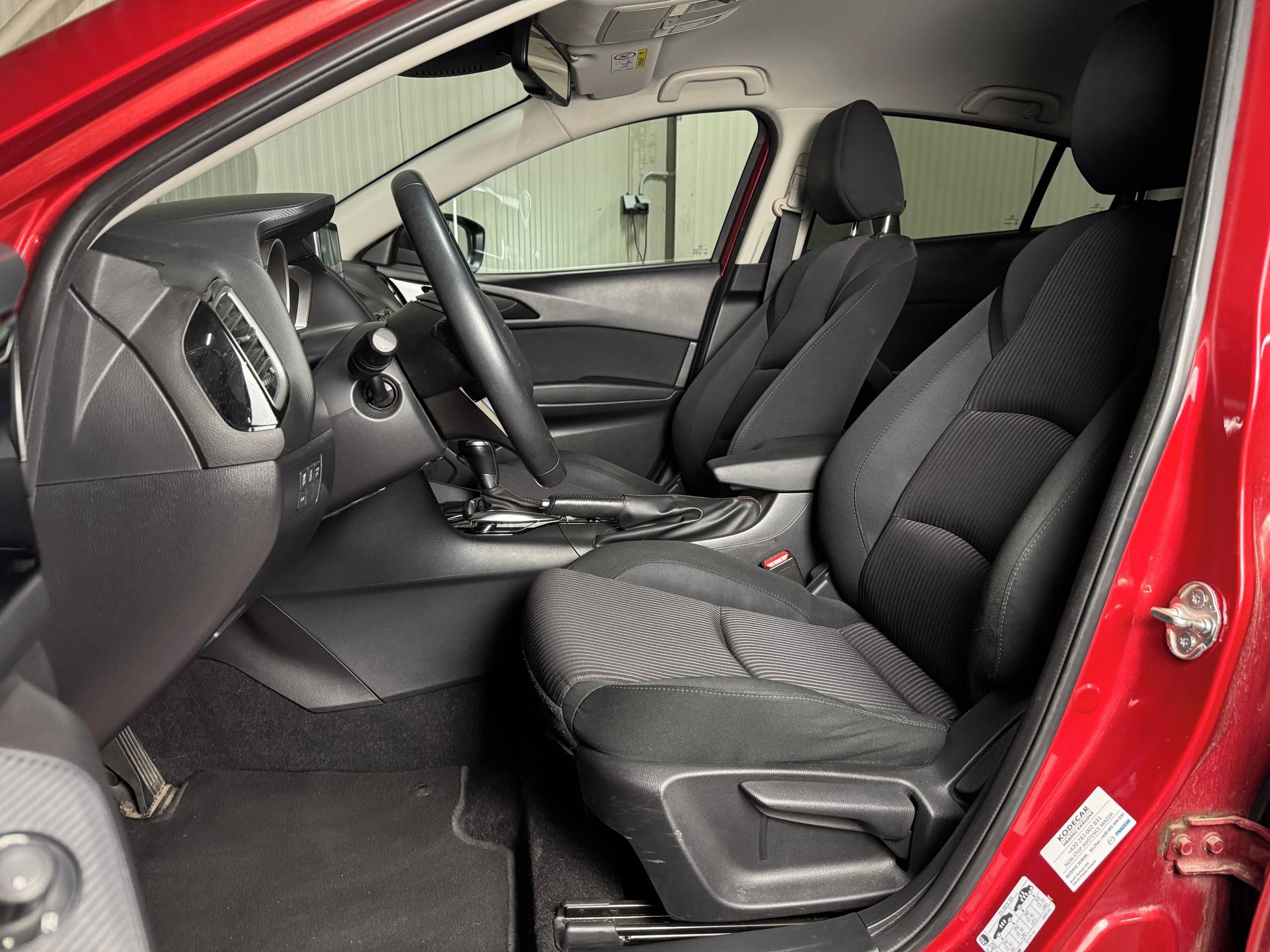 Mazda 3, 2.0i 88kw, ČR 2Maj., Serviska - fotka 6