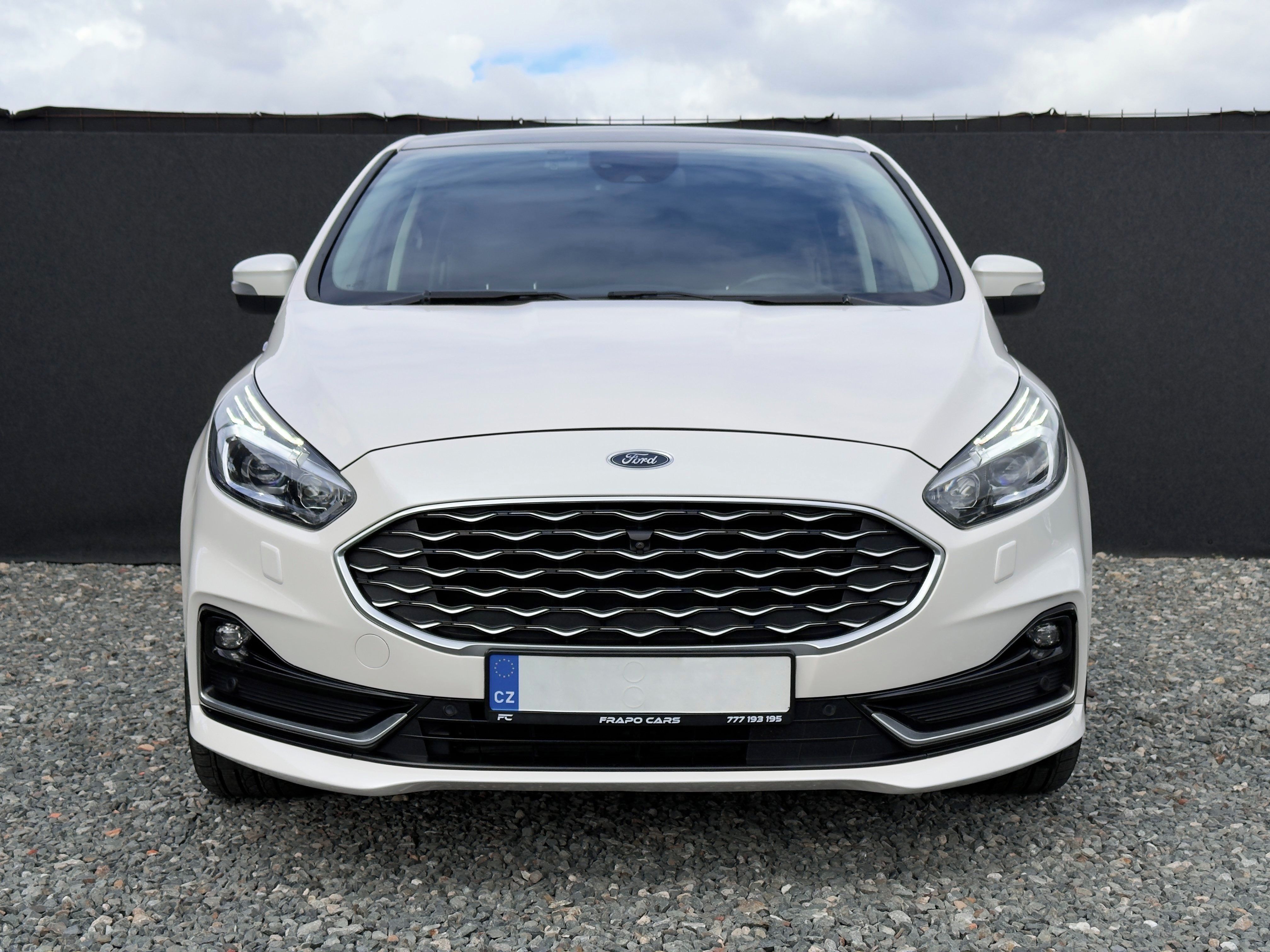 Ford S-MAX, 2.0 TDCi 140kW Vignale | 7míst - fotka 2