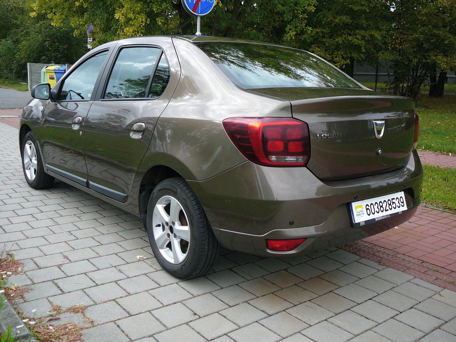 Dacia Logan, 1.0SCe 1MAJ ČR 70000KM!!! - fotka 4