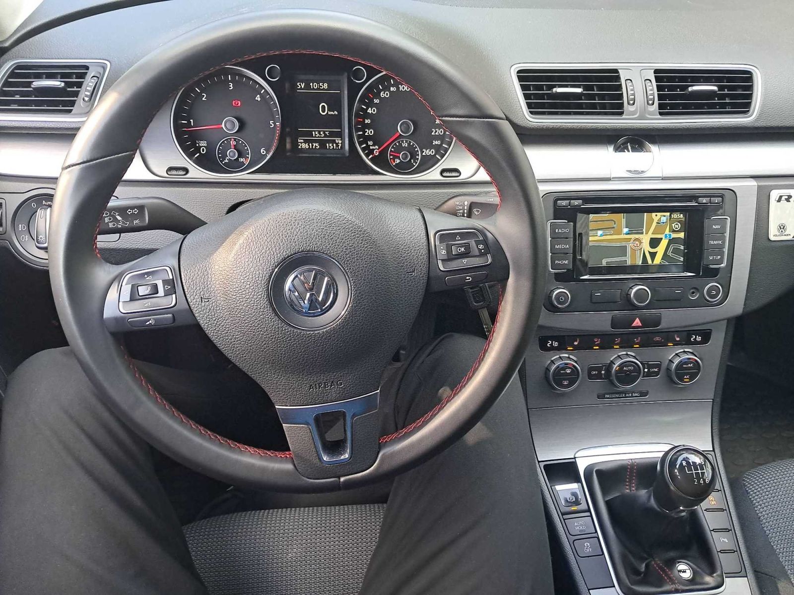 Volkswagen Passat, 2.0 TDI, Navi, Xenony - fotka 3