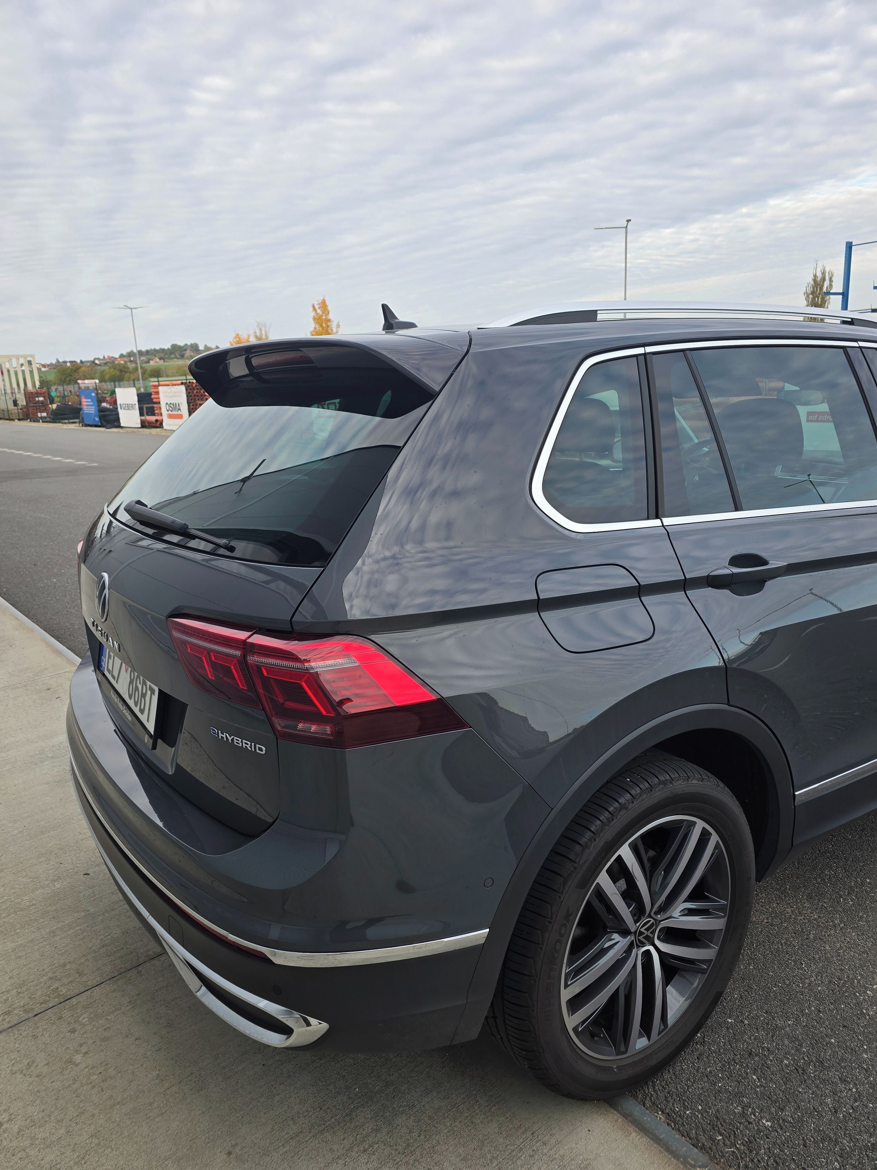 Volkswagen Tiguan, TIGUAN Hybrid Elegance 1,4 TSI - fotka 5