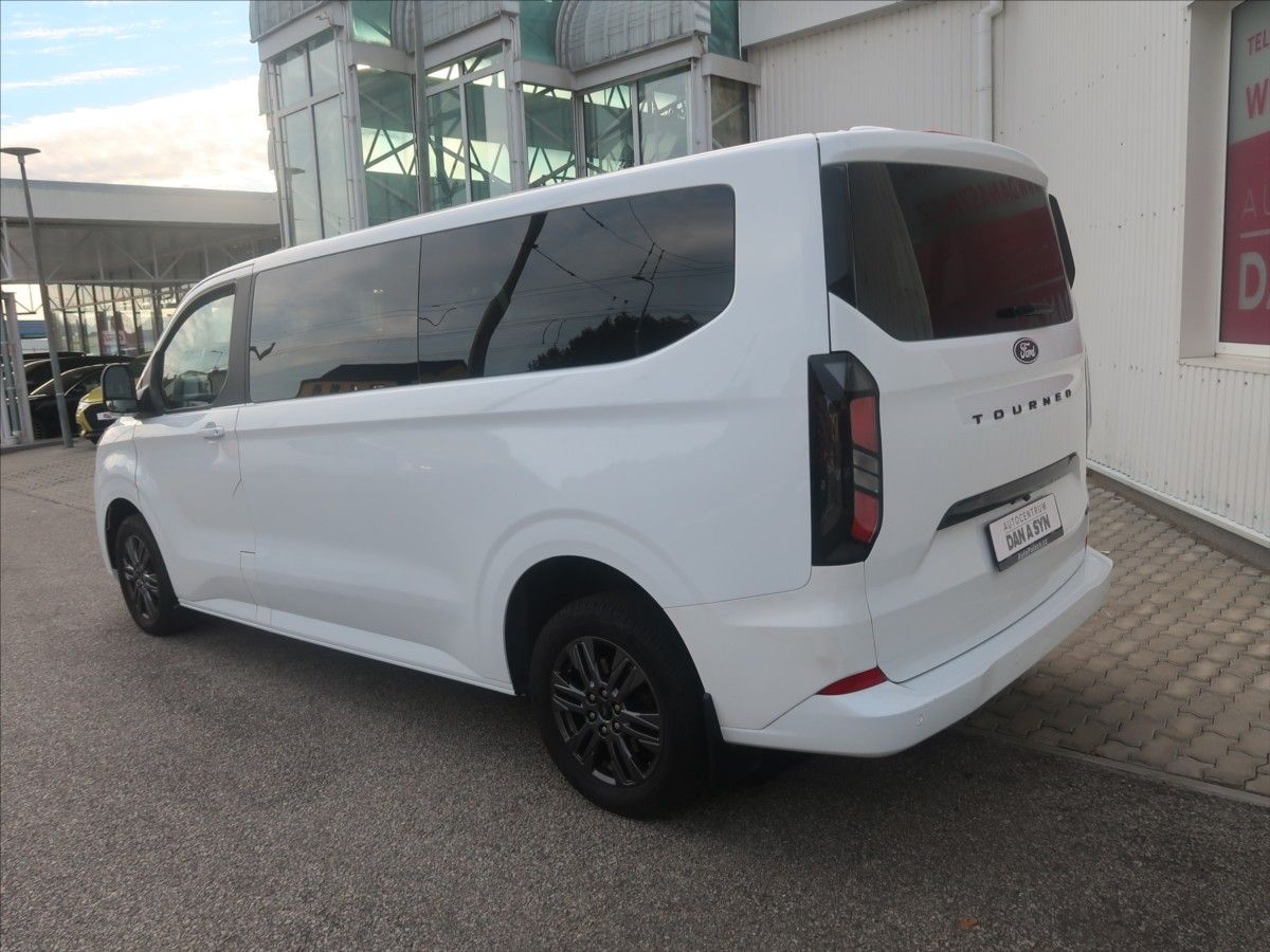 Ford Tourneo Custom, 2,0 L2 Titanium AWD AT - fotka 4
