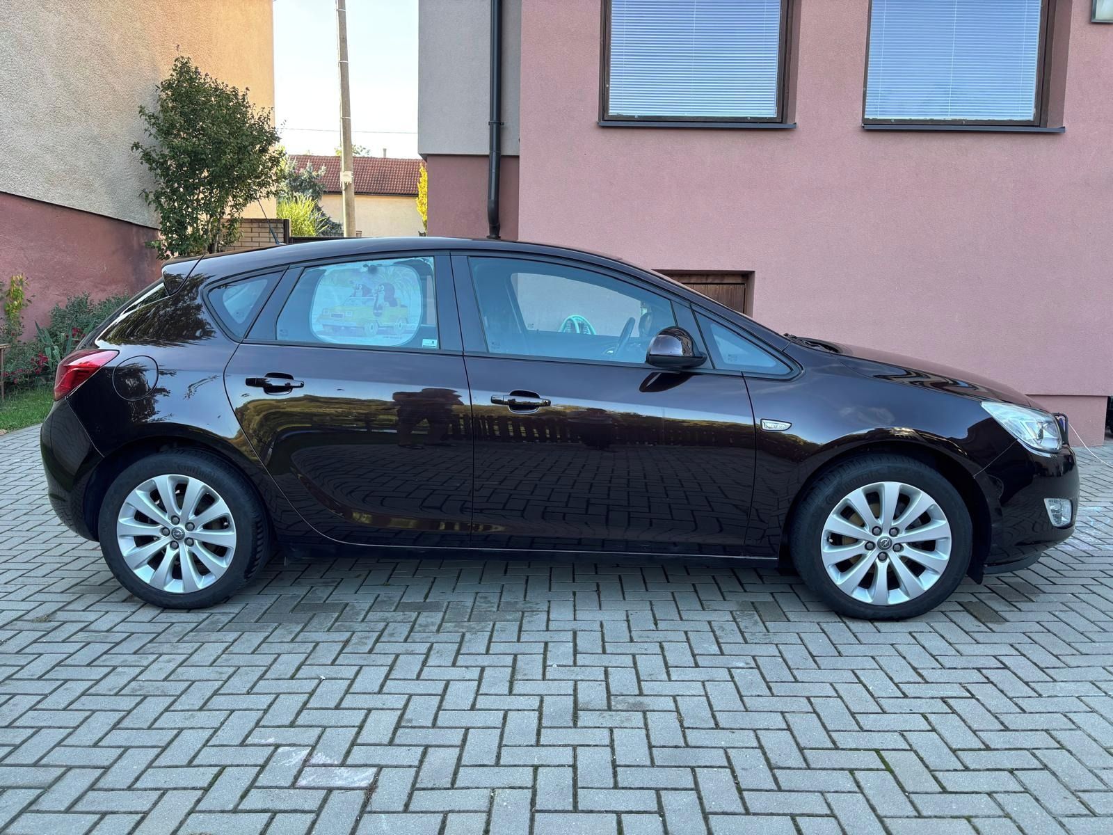 Opel Astra, 1.4 T - fotka 2