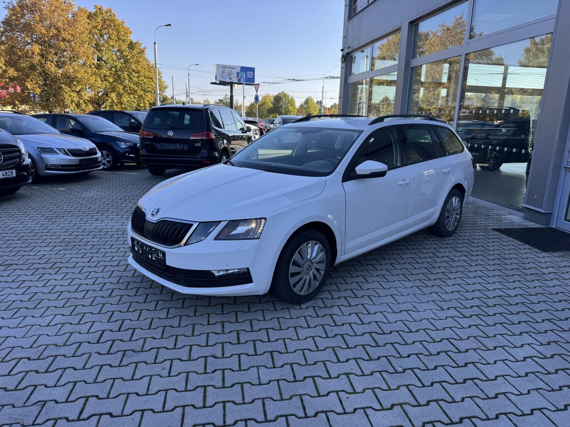 Škoda Octavia, 2,0TDi DSG 4x4 NAVIGACE TAŽNÉ - fotka 3