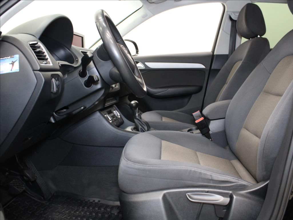Audi Q3, 2,0 TDI 103kW MT 2xSady kol ČR - fotka 6