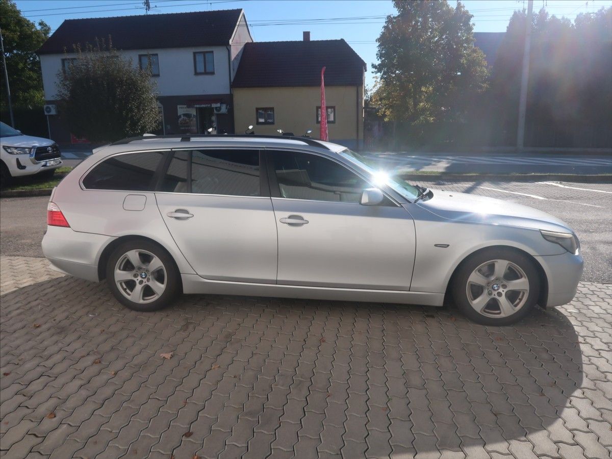 BMW Řada 5, 3,0 - fotka 3