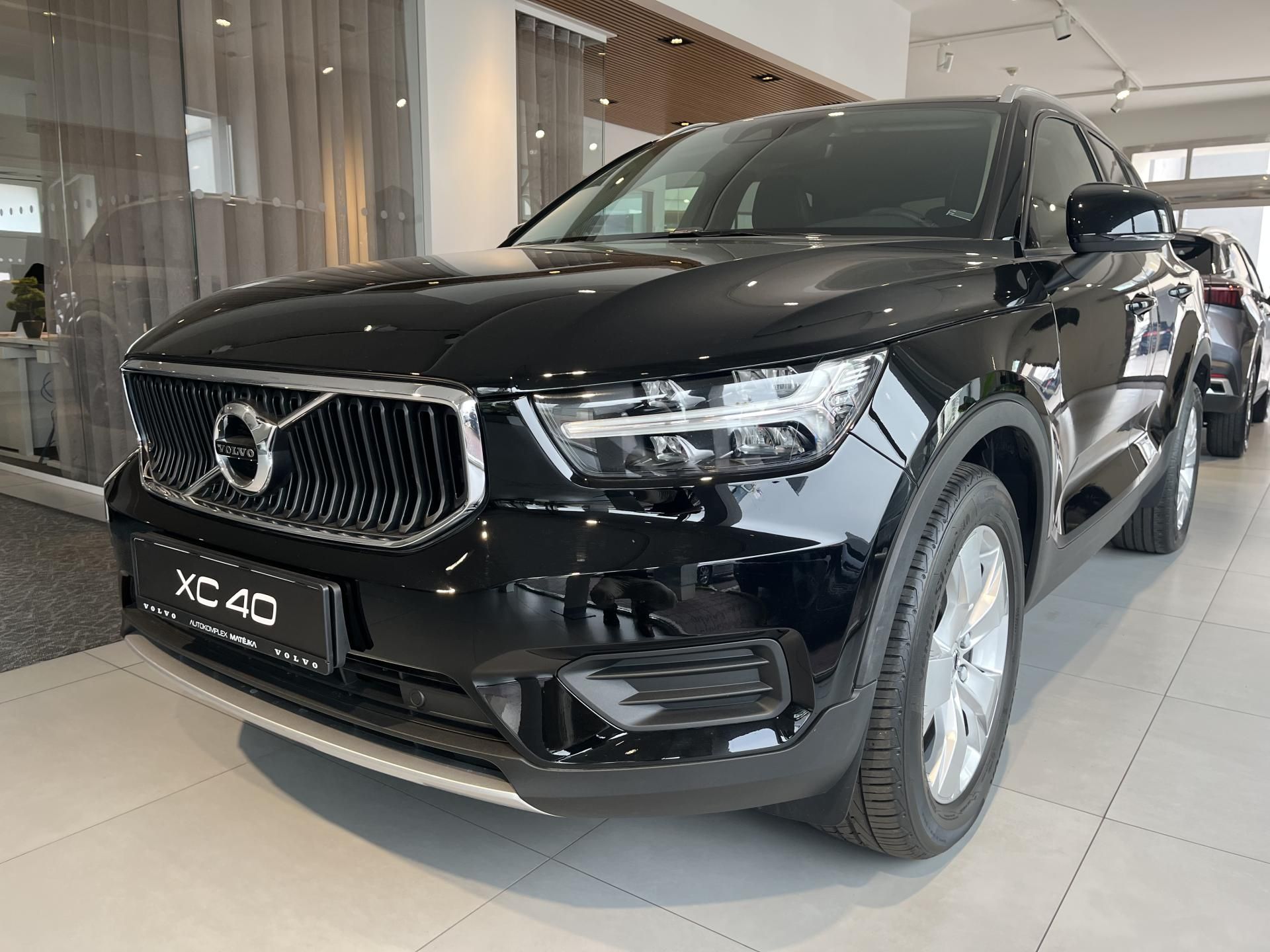 Volvo XC40, D3 AWD MOMENTUM