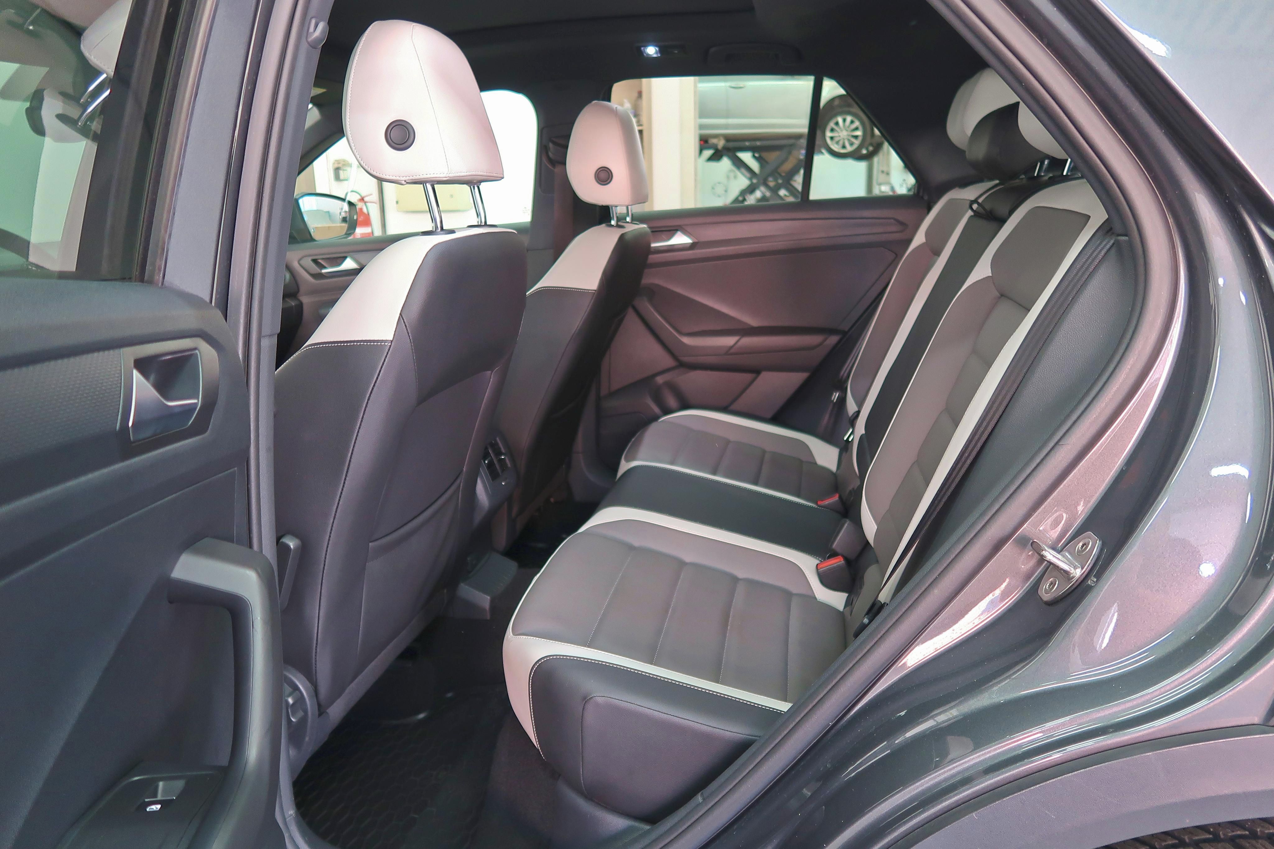 Volkswagen T-Roc, 2.0 TSI,140kW DSG, 4x4, ZÁRUKA - fotka 6