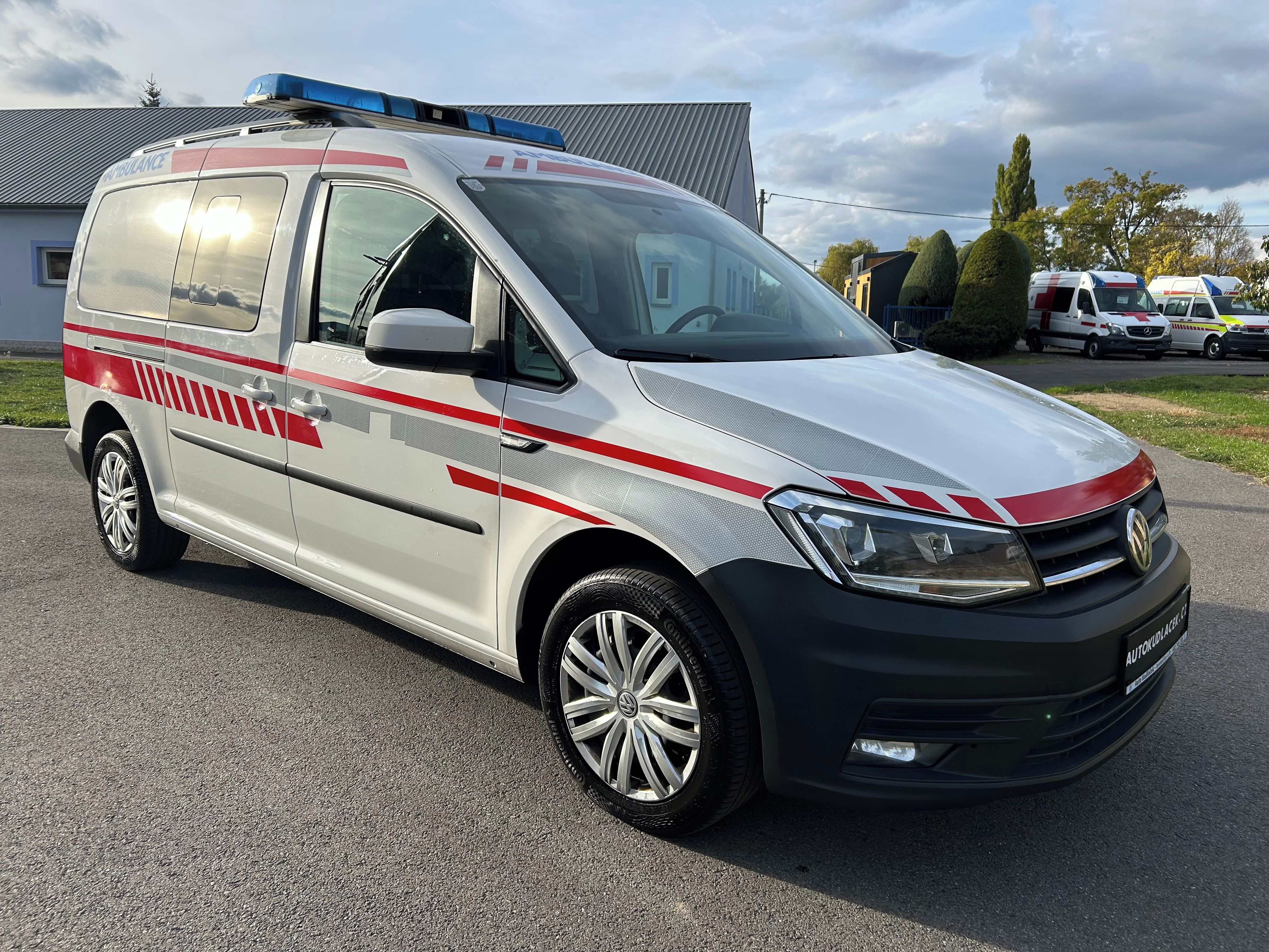 Volkswagen Caddy, 2.0 TDI Sanitní vůz 4x4 7míst - fotka 3