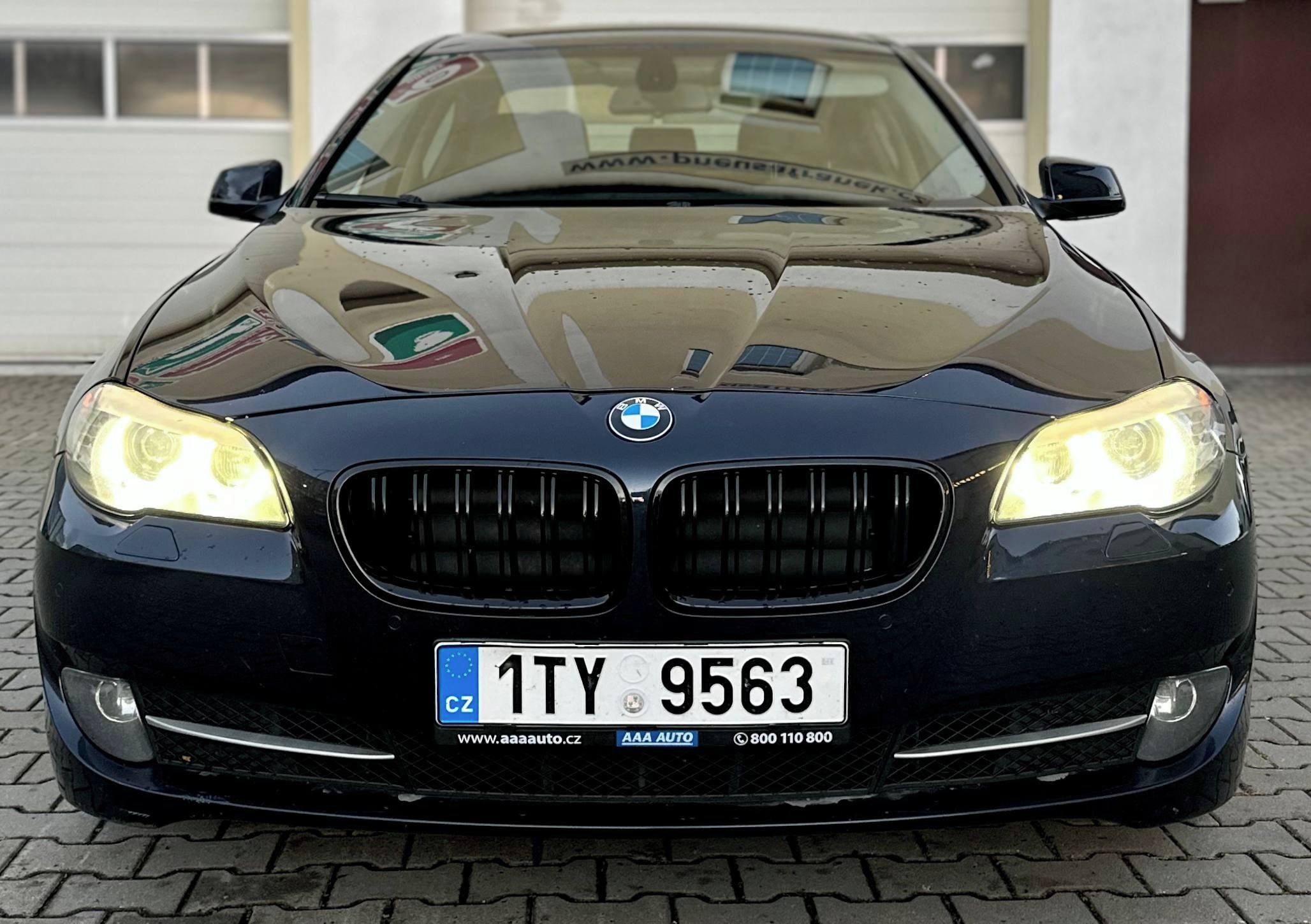 BMW Řada 5, 528i F10 3.0 R6 N53 2010 - fotka 2