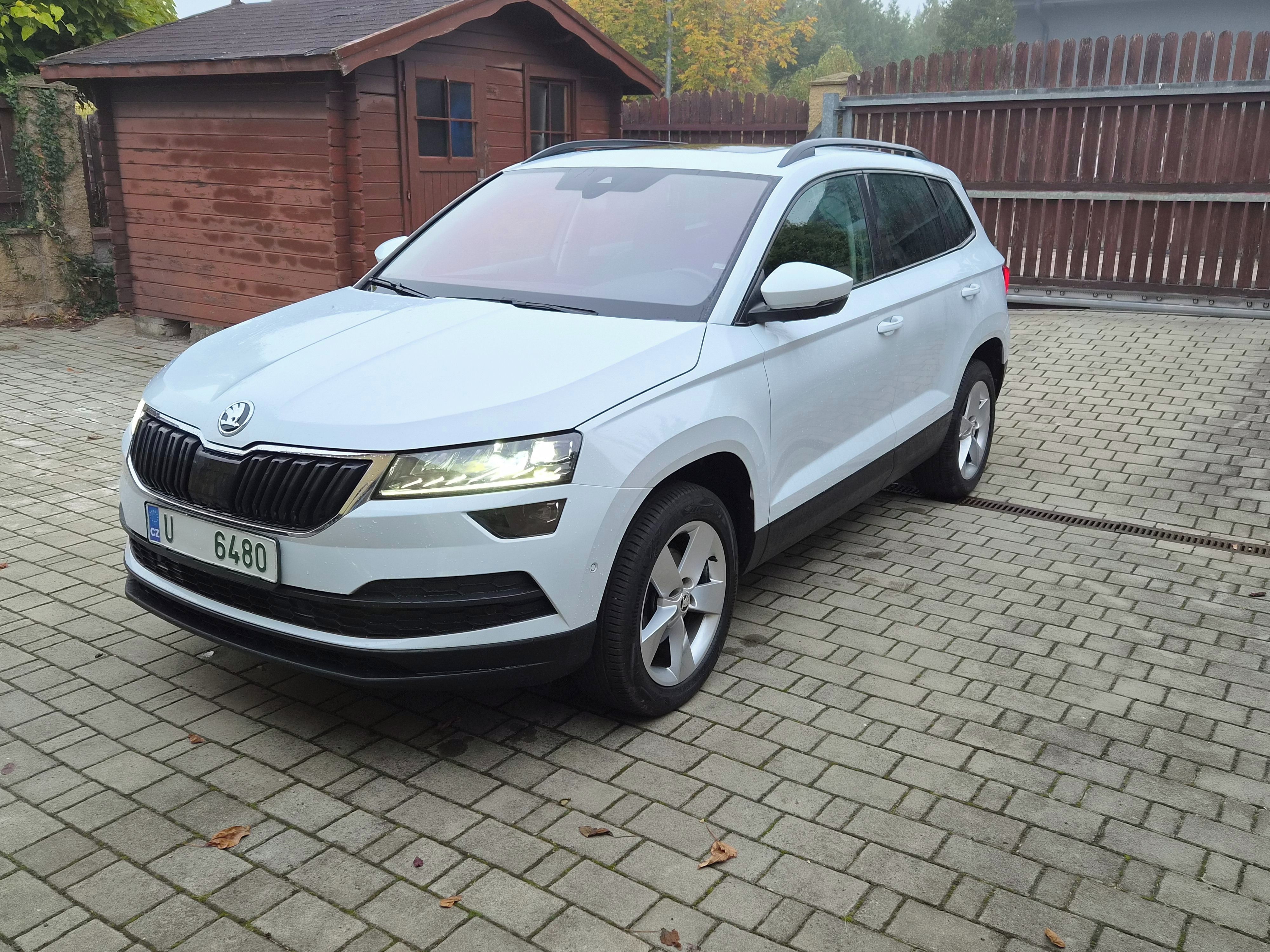 Škoda Karoq, 2,0TDi DSG VIRTUAL PANO tažný - fotka 3