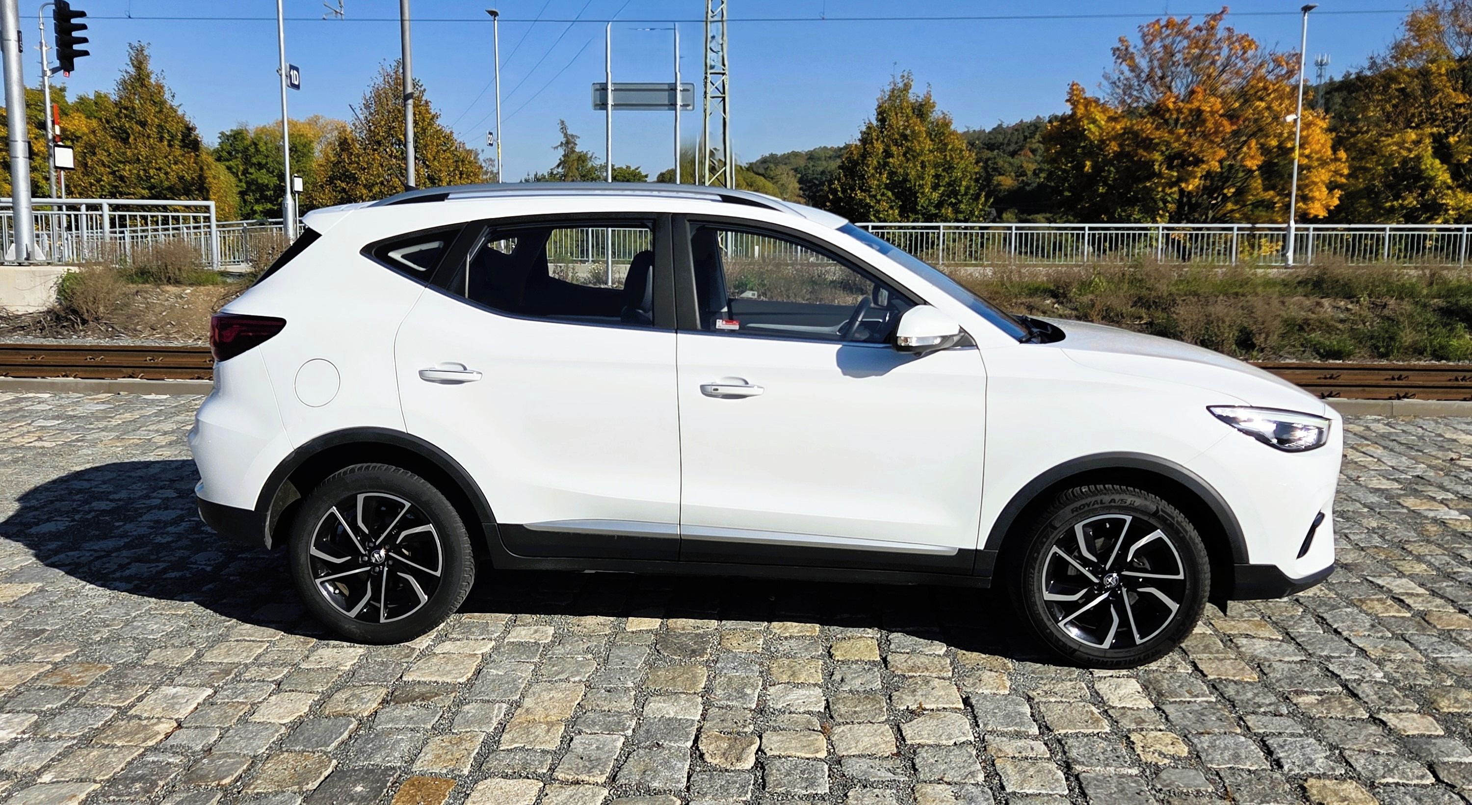 MG ZS, 1.0 T-GDI Luxury Automat - fotka 4