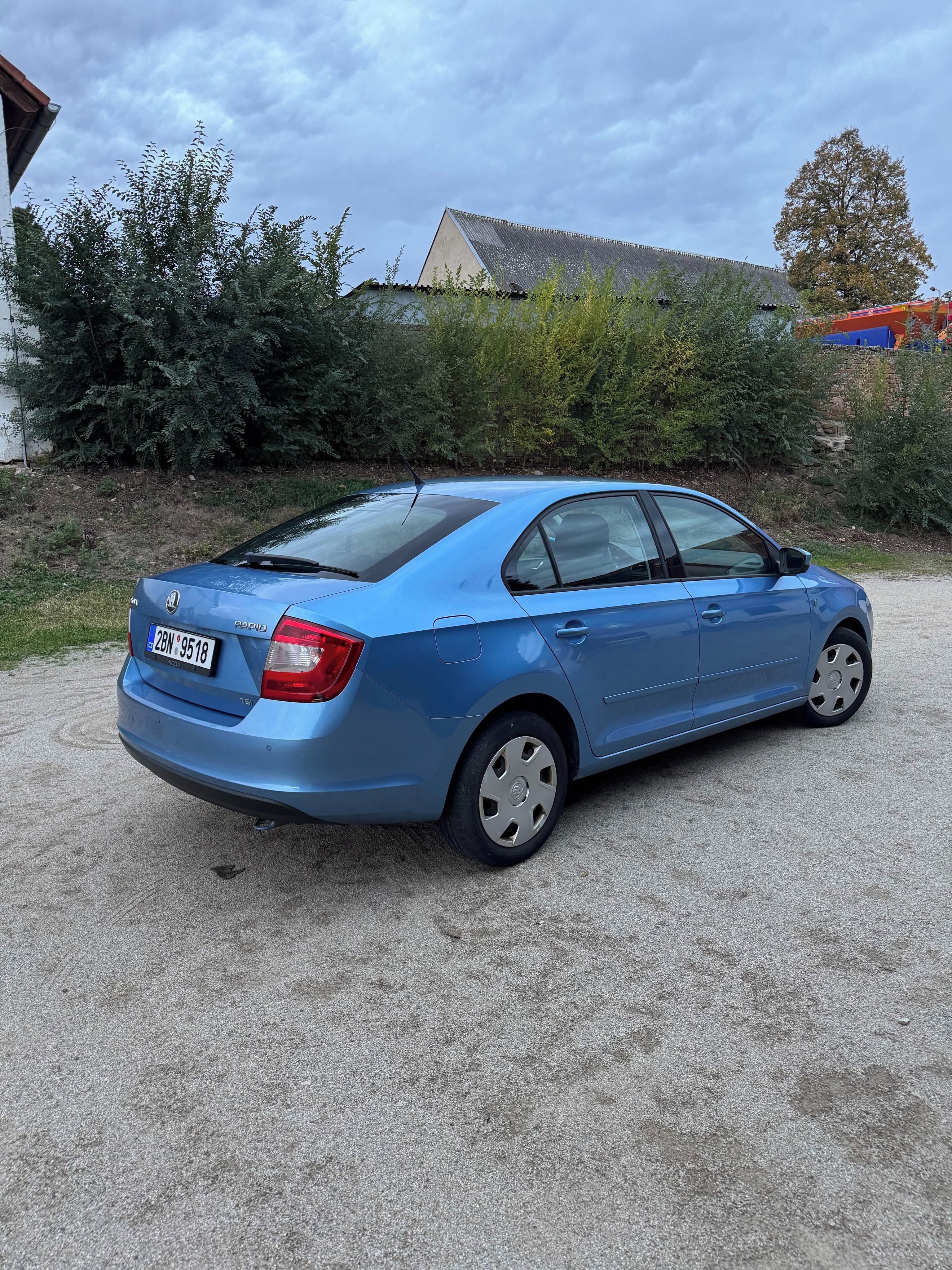 Škoda Rapid, 201 000 km | Servisované - fotka 2