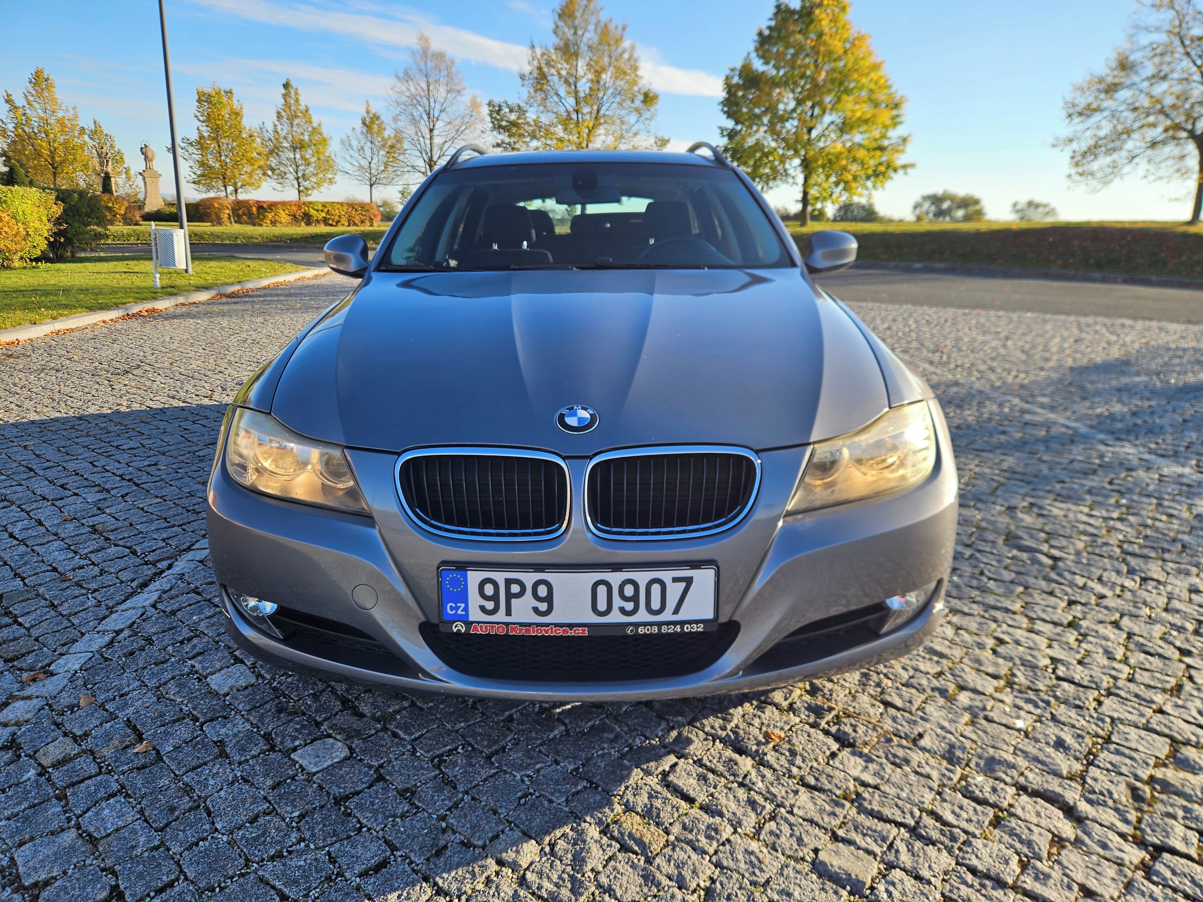 BMW Řada 3, 320I 125kw, PĚKNÝ STAV,SPLÁTKY - fotka 3