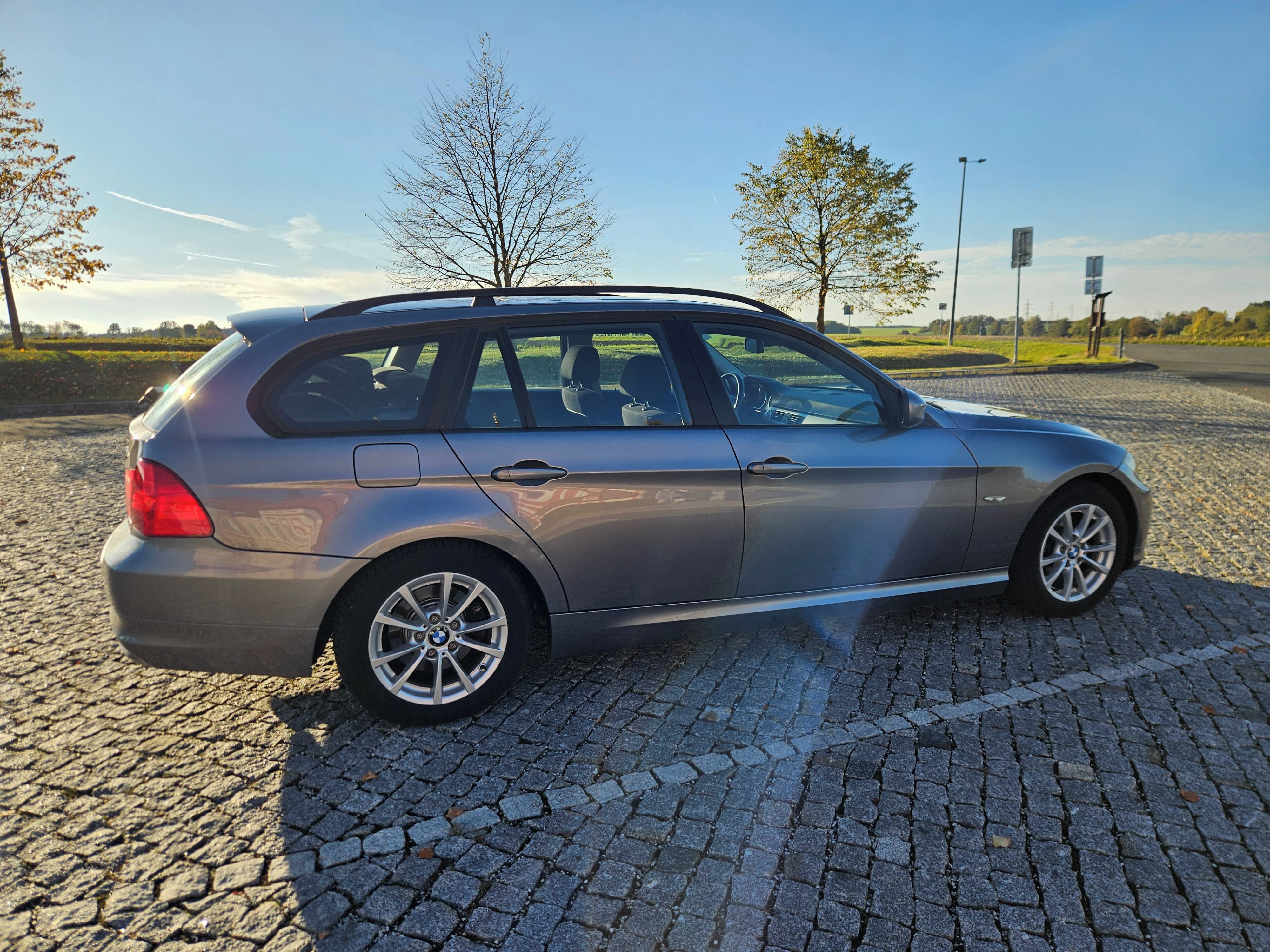 BMW Řada 3, 320I 125kw, PĚKNÝ STAV,SPLÁTKY - fotka 6