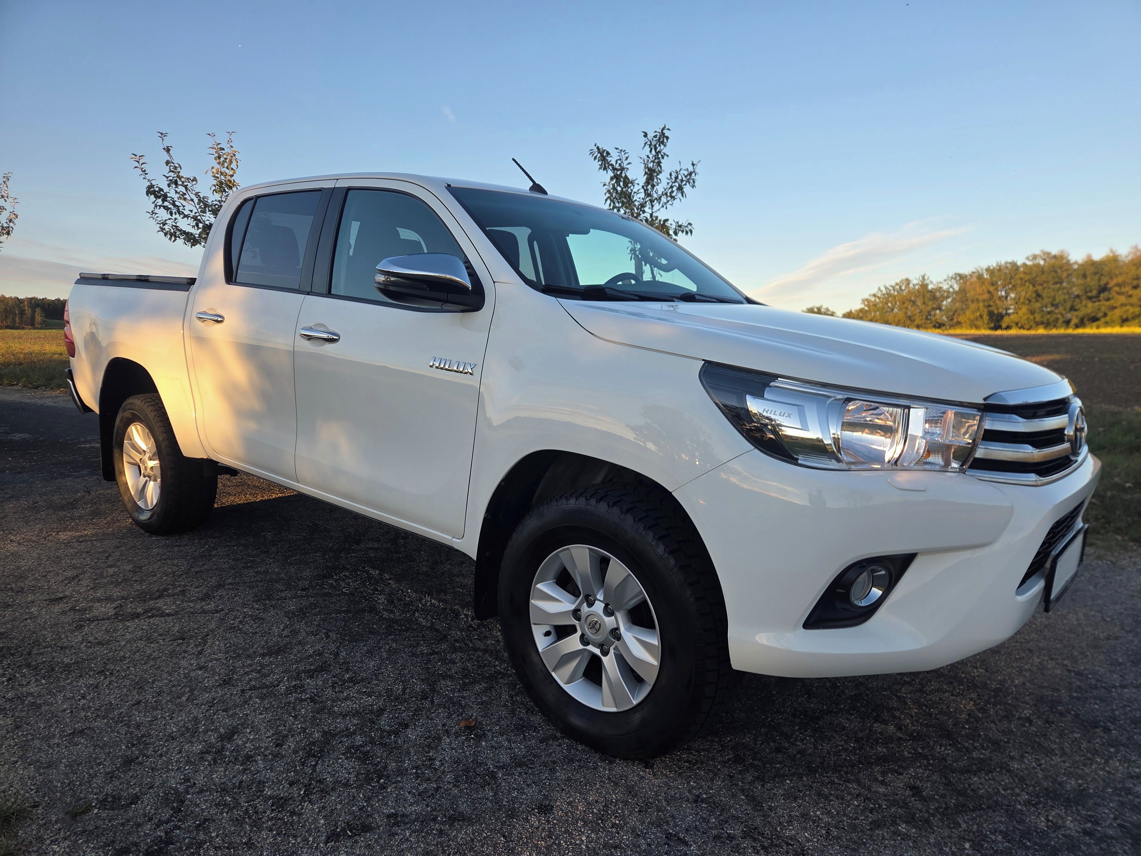 Toyota Hilux, 2.4D-D4 4x4 - fotka 4