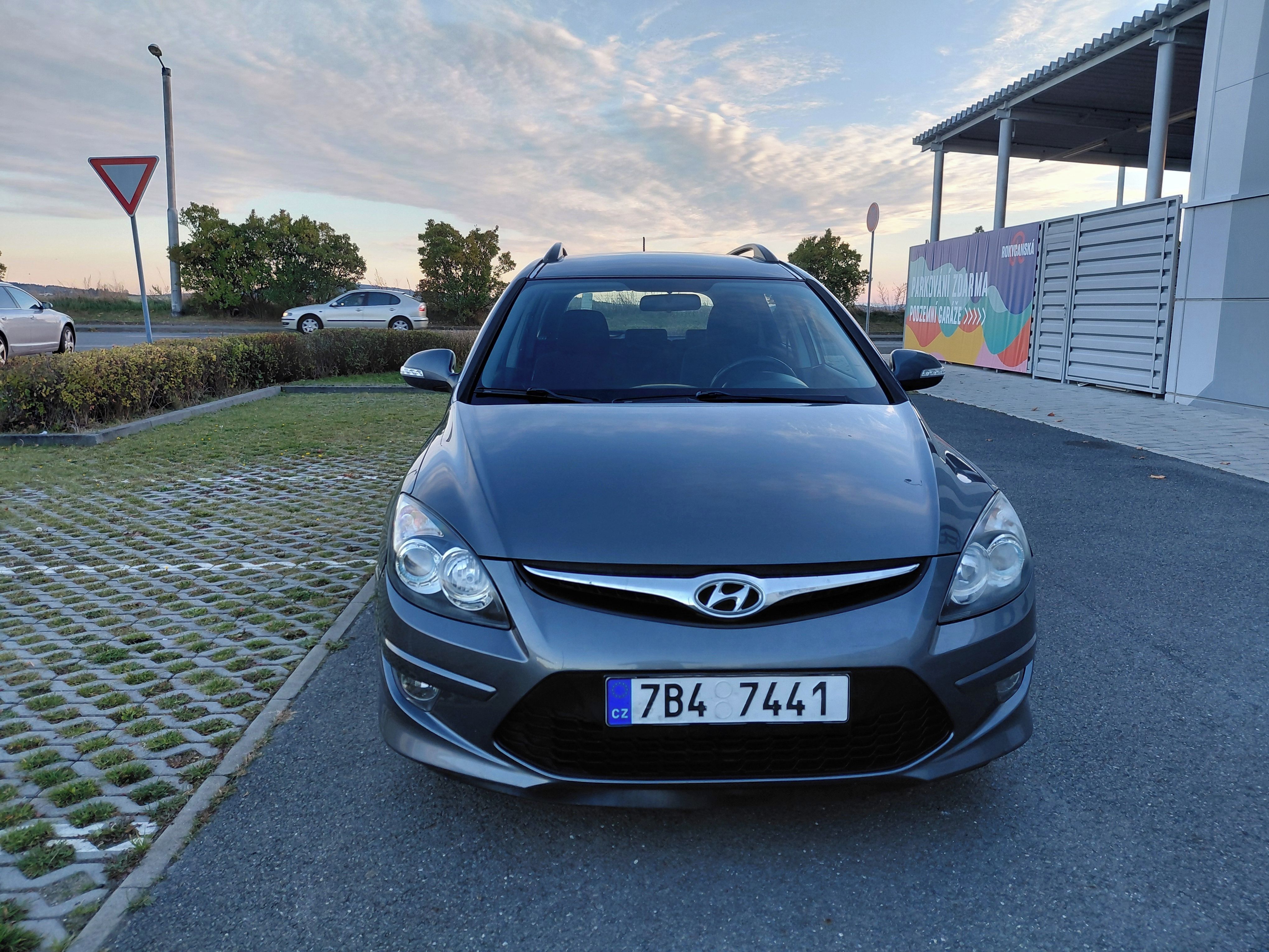 Hyundai i30, 1.6CRDI 85KW,SPOLEHLIVÉ,PĚKNÉ - fotka 2